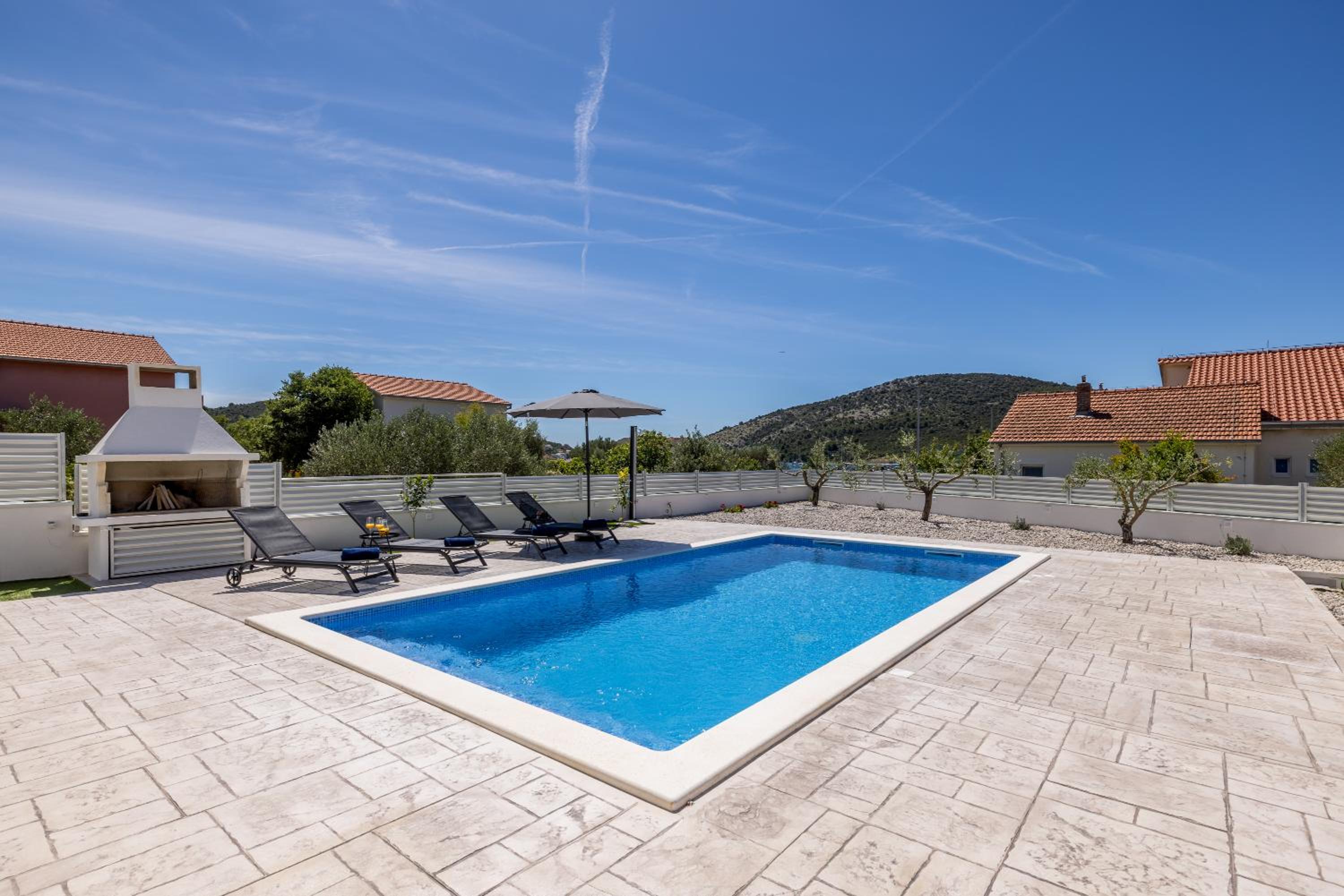 Villa Sea View - heated pool & 2 mins to the beach
