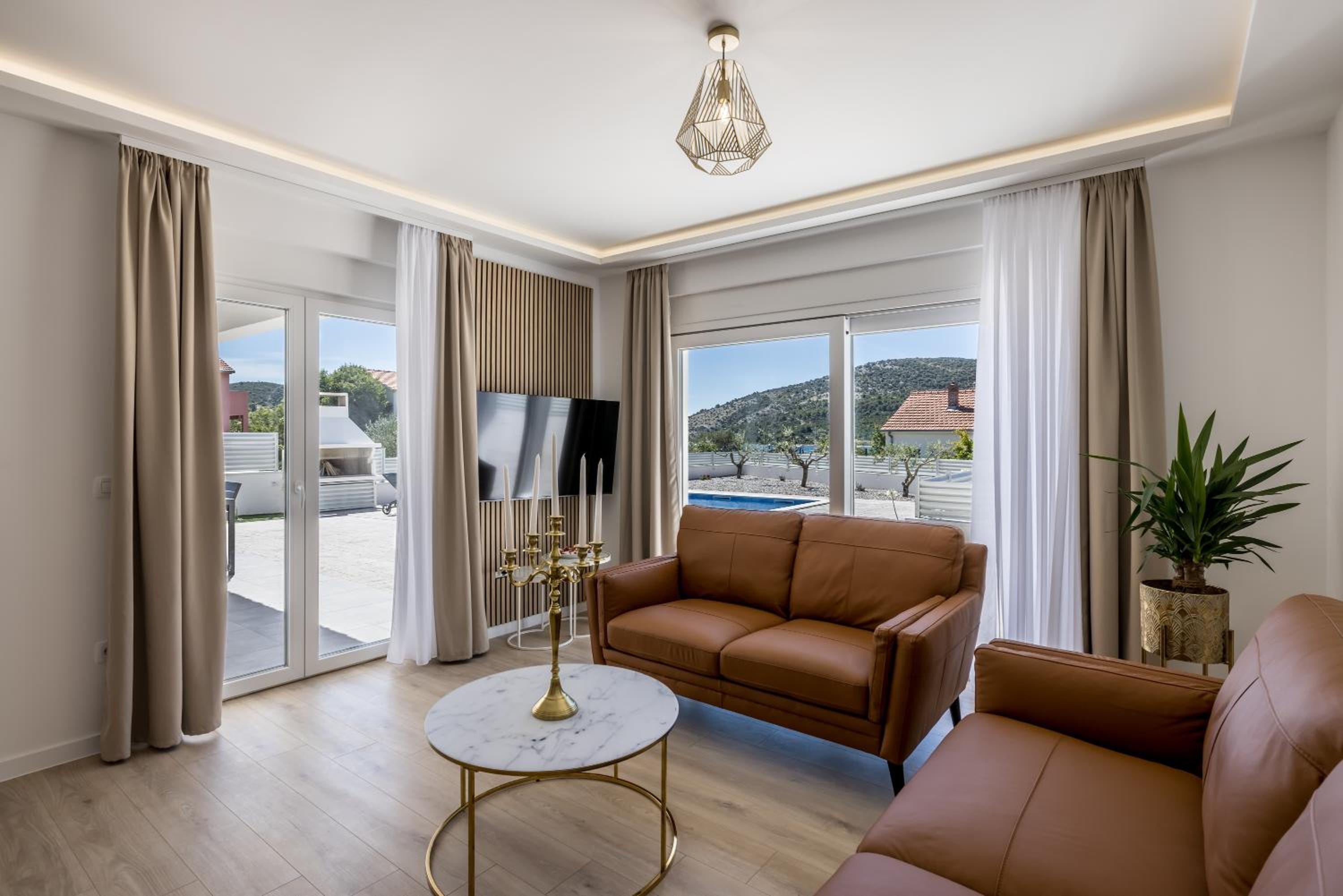Villa Sea View - heated pool & 2 mins to the beach