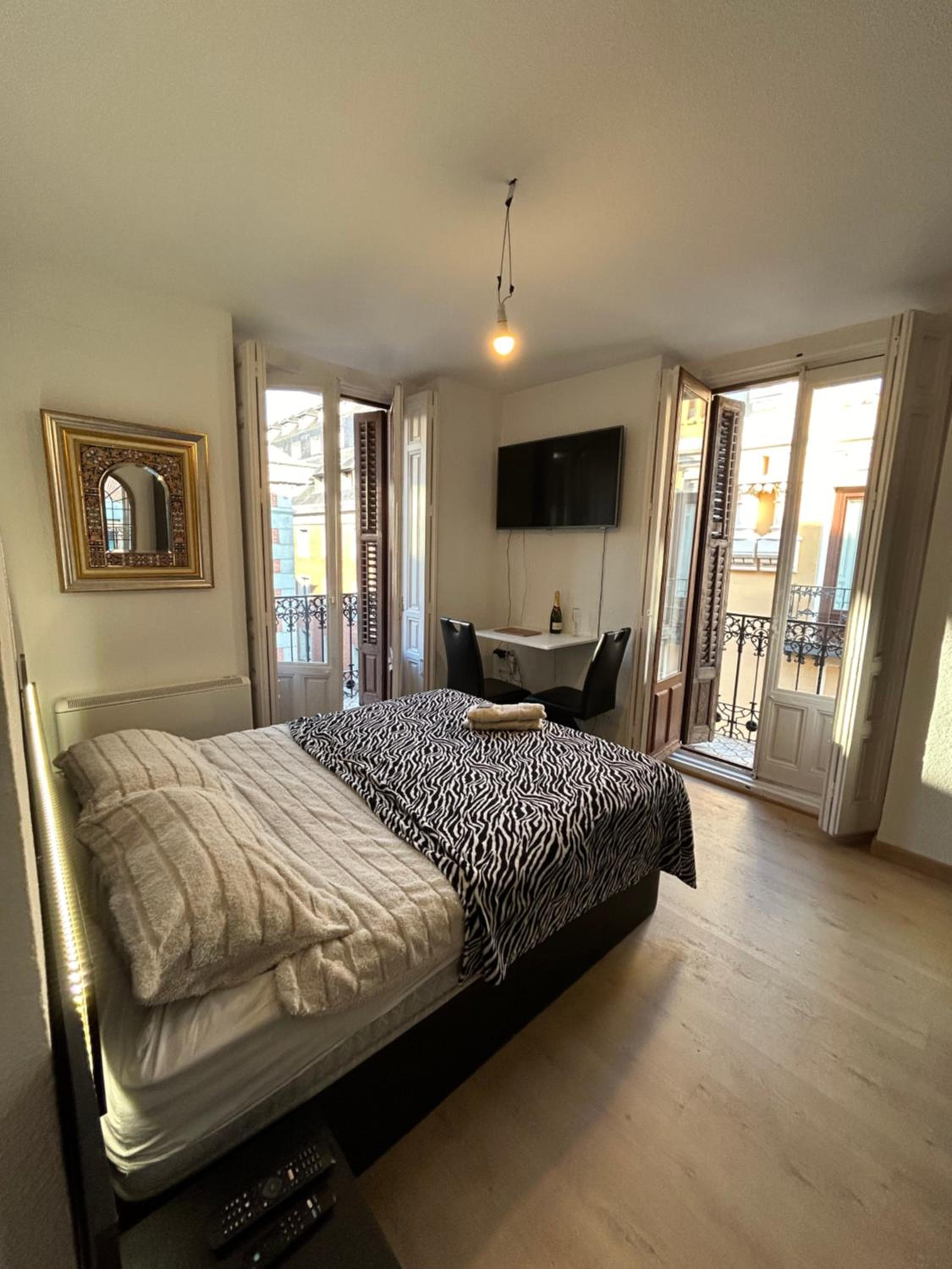 Room in Plaza Mayor view 3