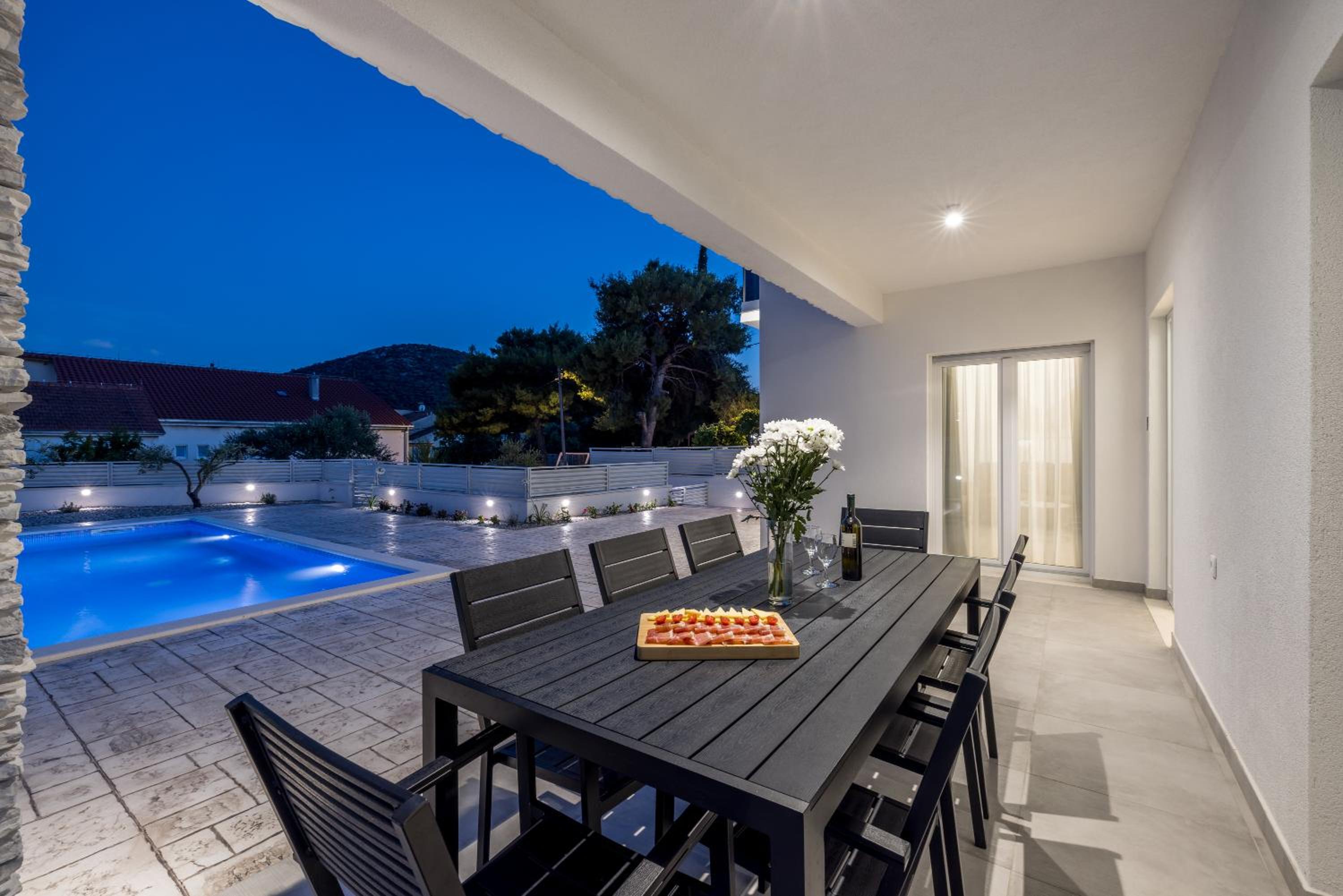 Villa Sea View - heated pool & 2 mins to the beach
