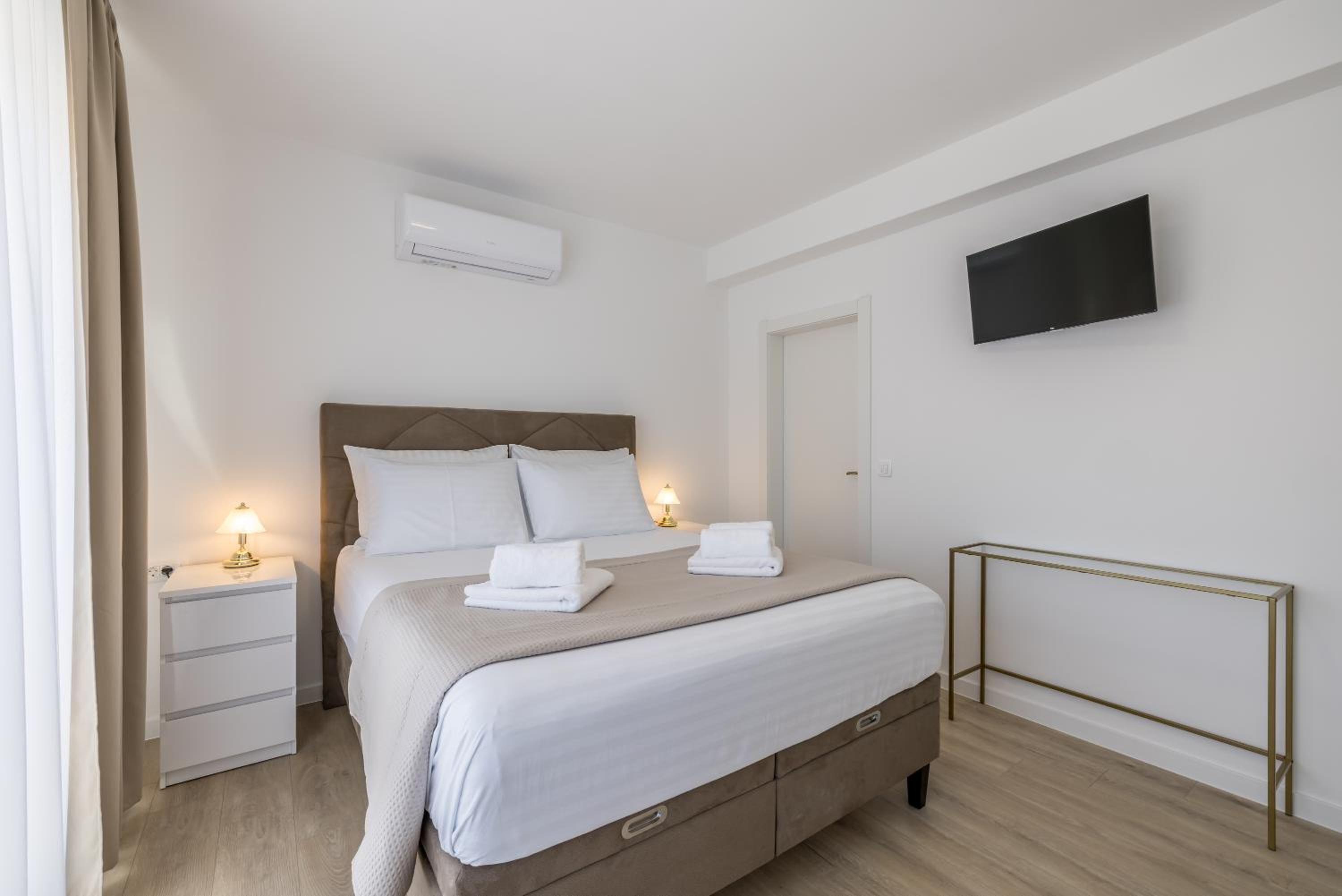 Villa Sea View - heated pool & 2 mins to the beach