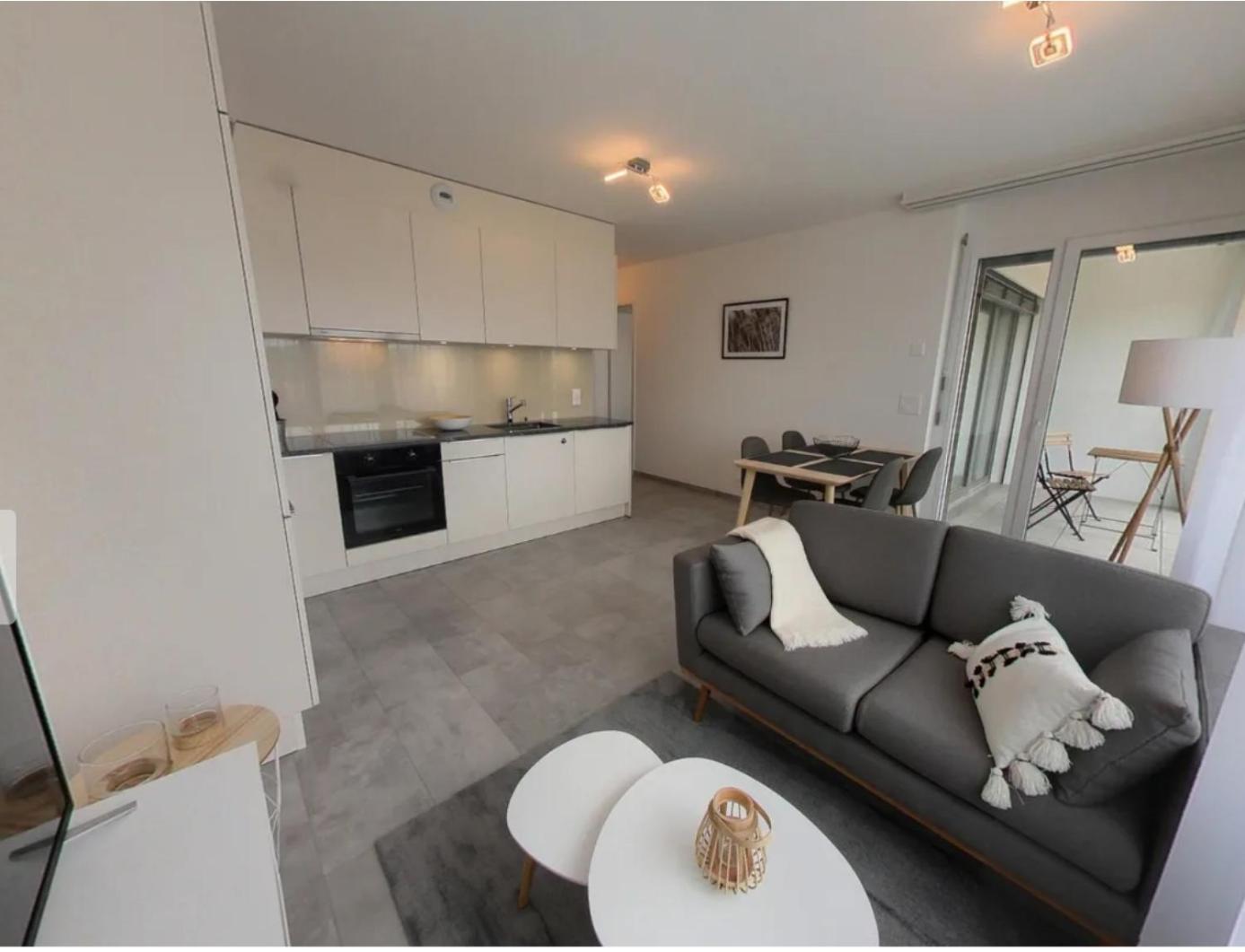 Modern 1 Bedroom Apartment with Balcony & Parking CFAlcea