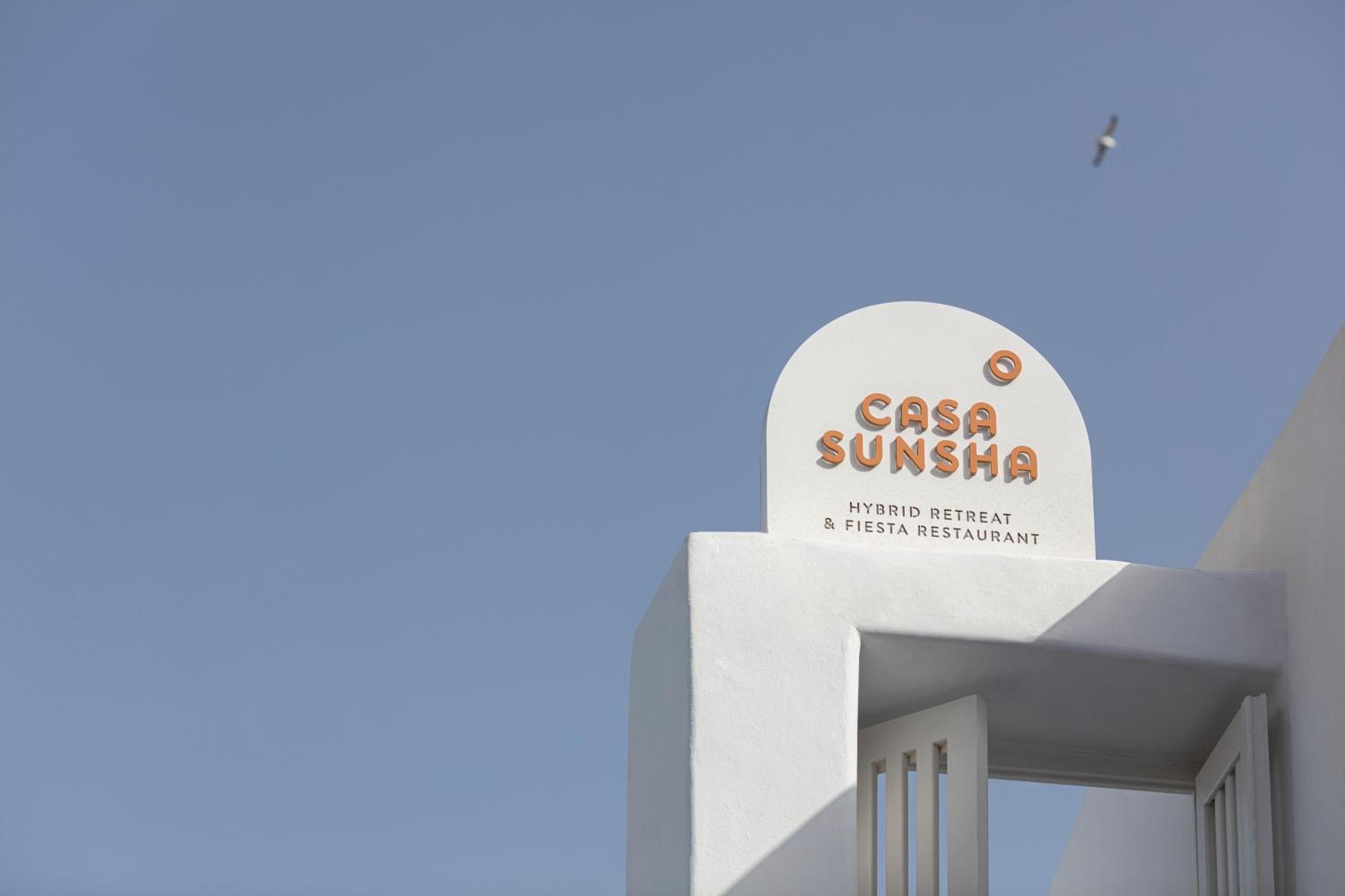 Hotel Casa Sunsha Hybrid Retreat Santorini - Image 1