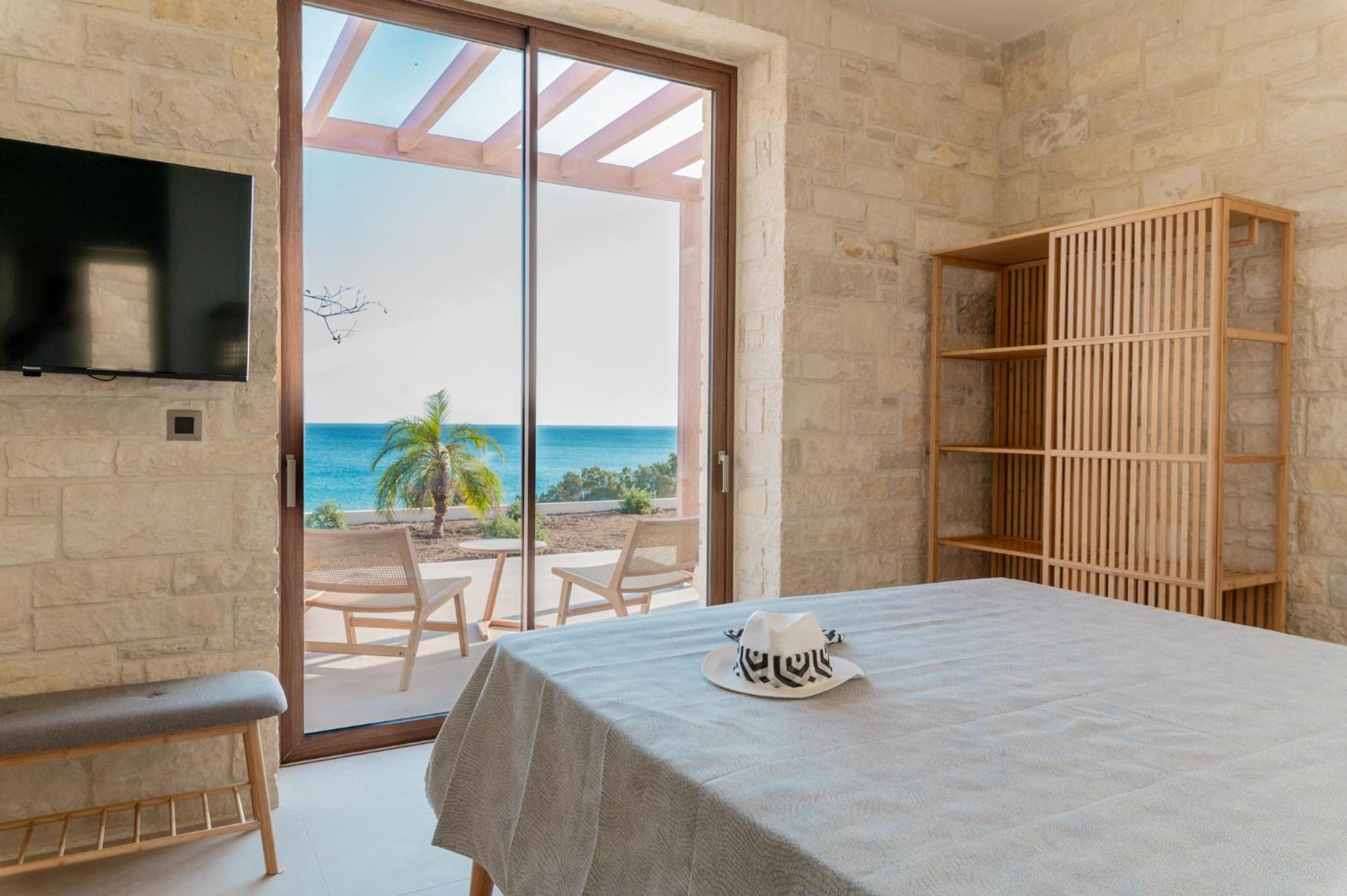 POEMO VILLAS