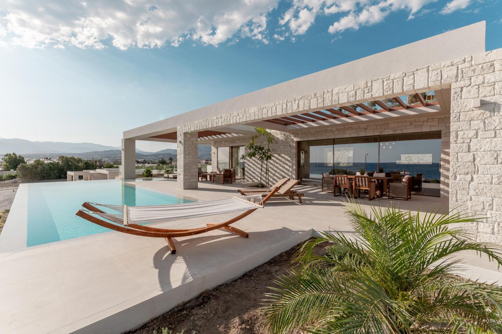 POEMO VILLAS photo 2