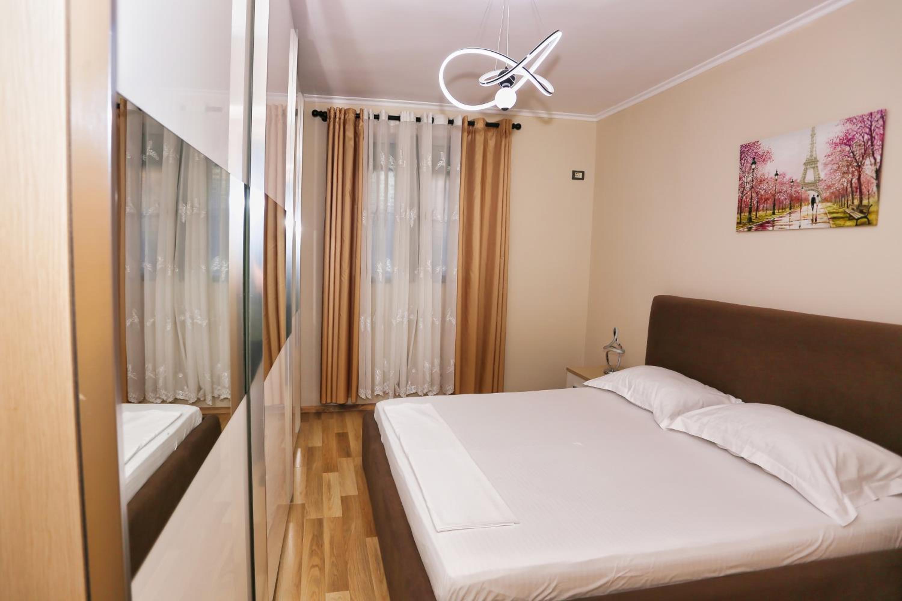 R&B City Center Apartment