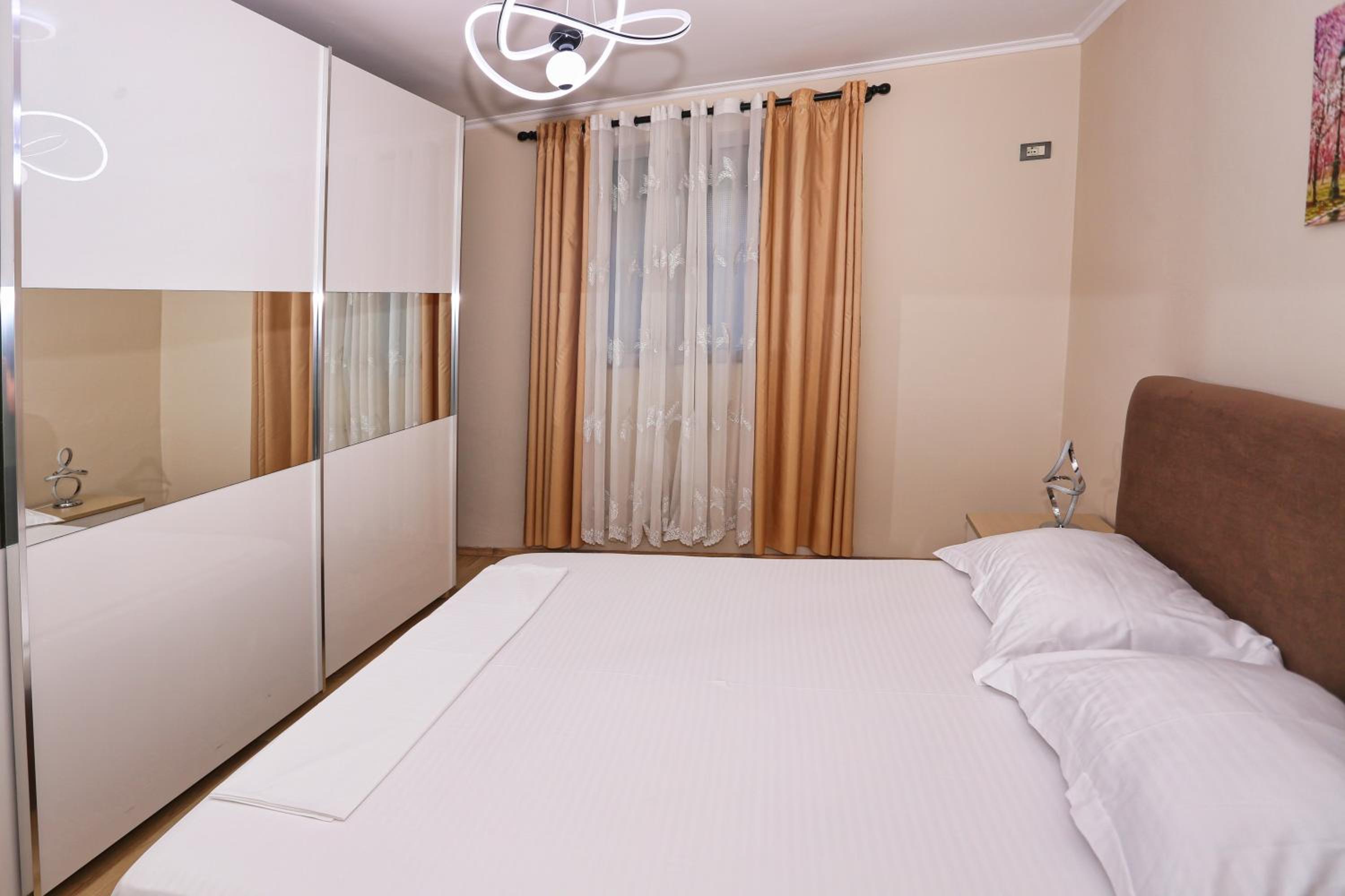 R&B City Center Apartment