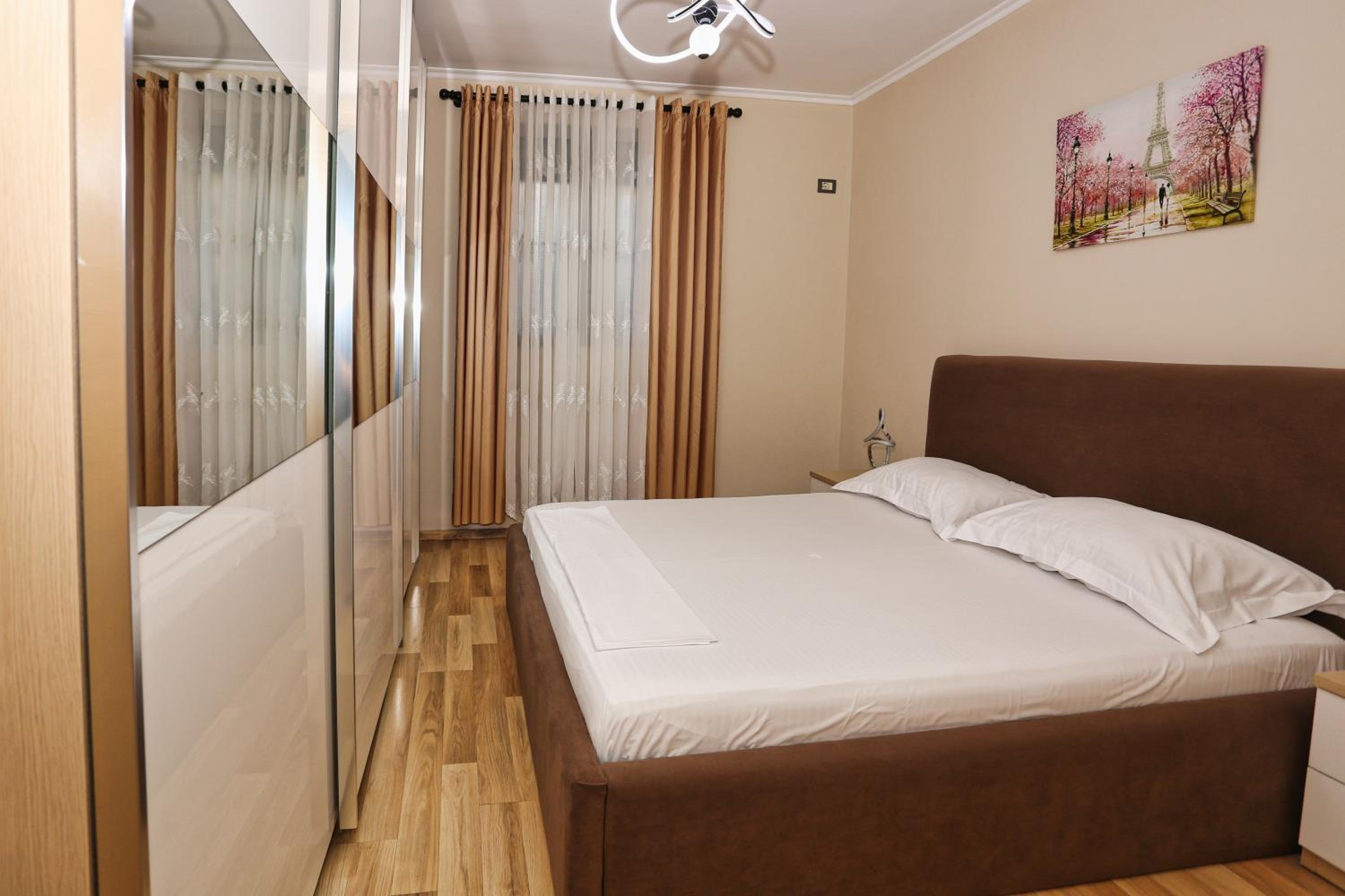 R&B City Center Apartment