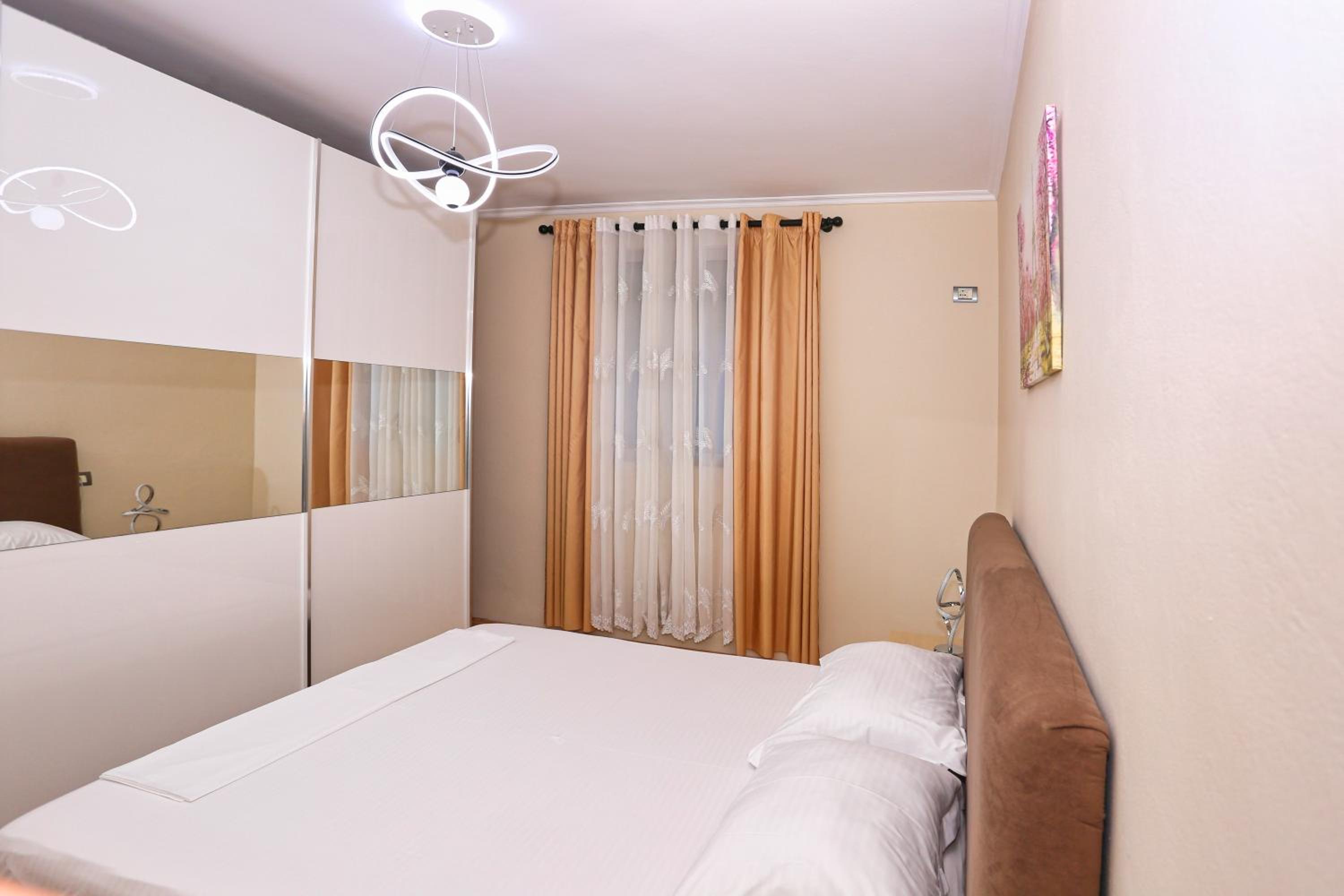 R&B City Center Apartment