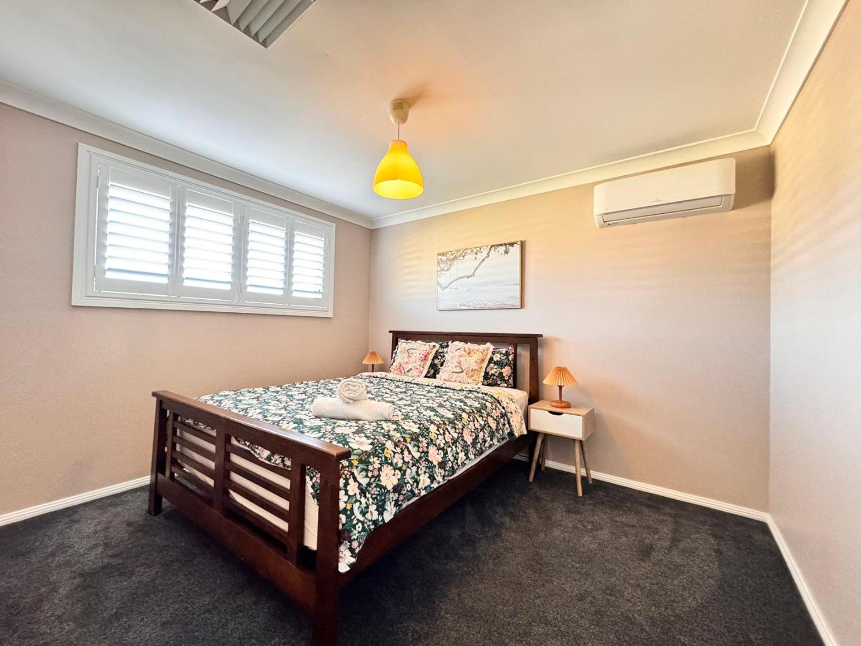 Blue Haven Retreat - Glenmore Park Pool Home