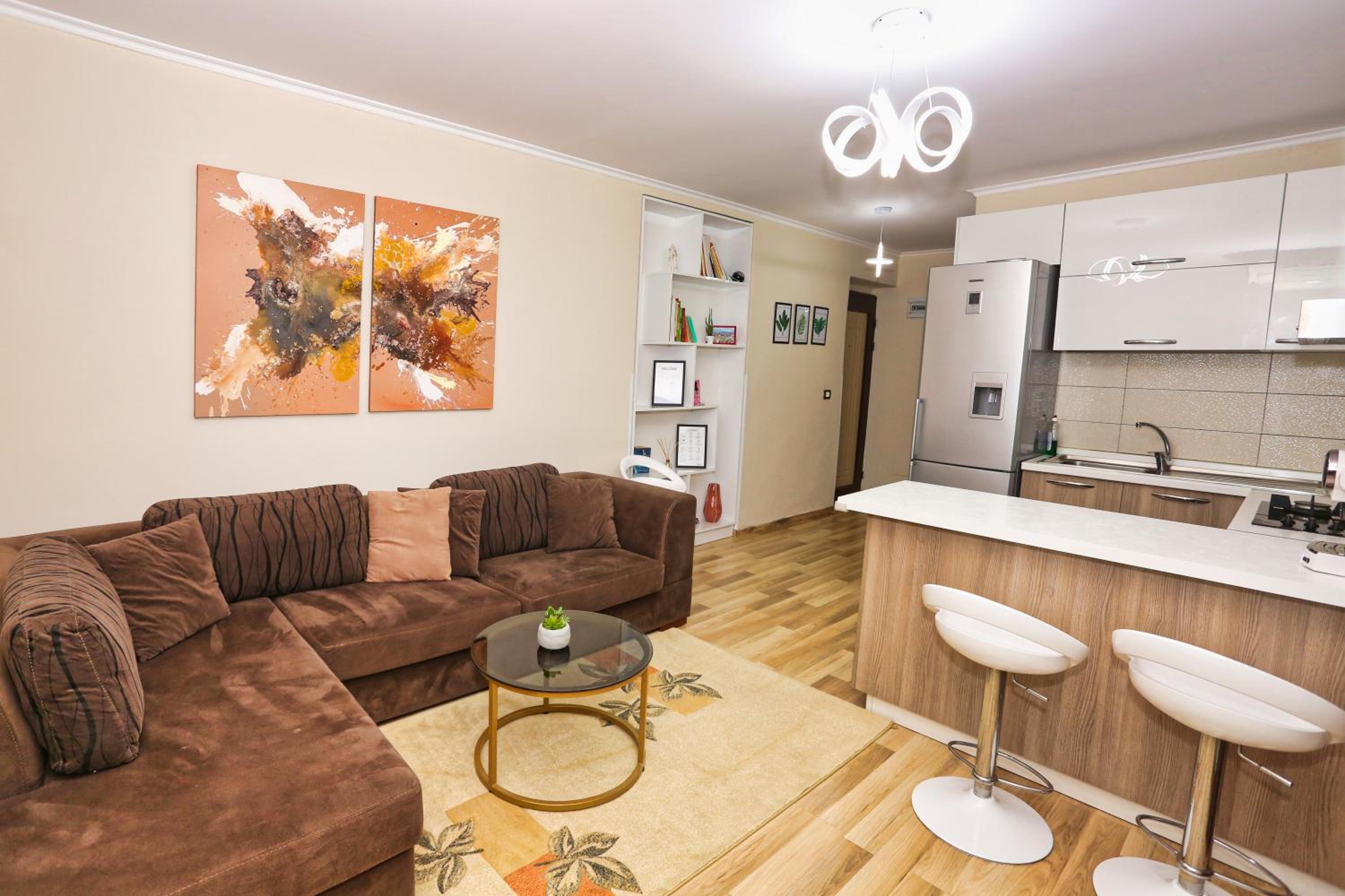 R&B City Center Apartment