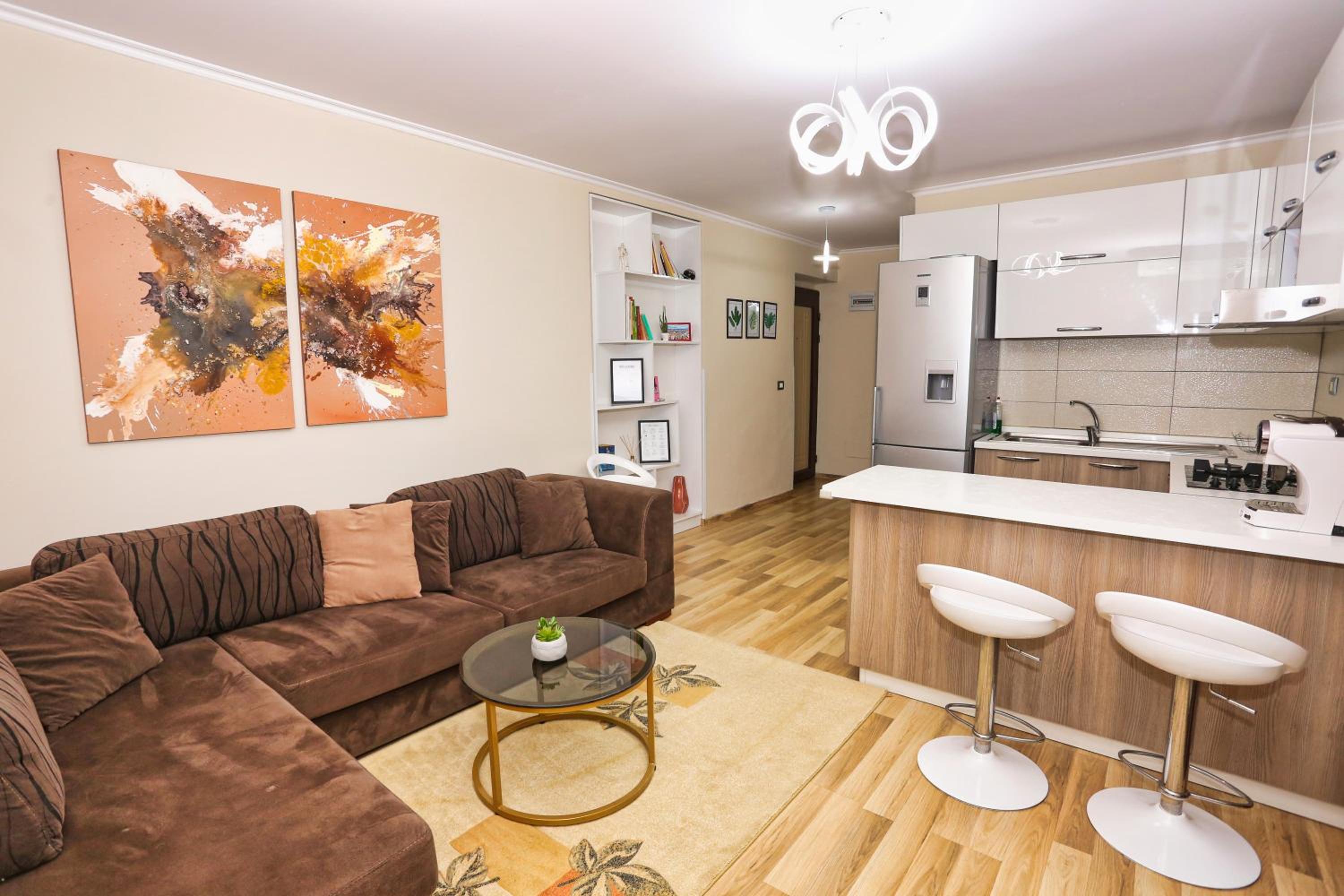 R&B City Center Apartment