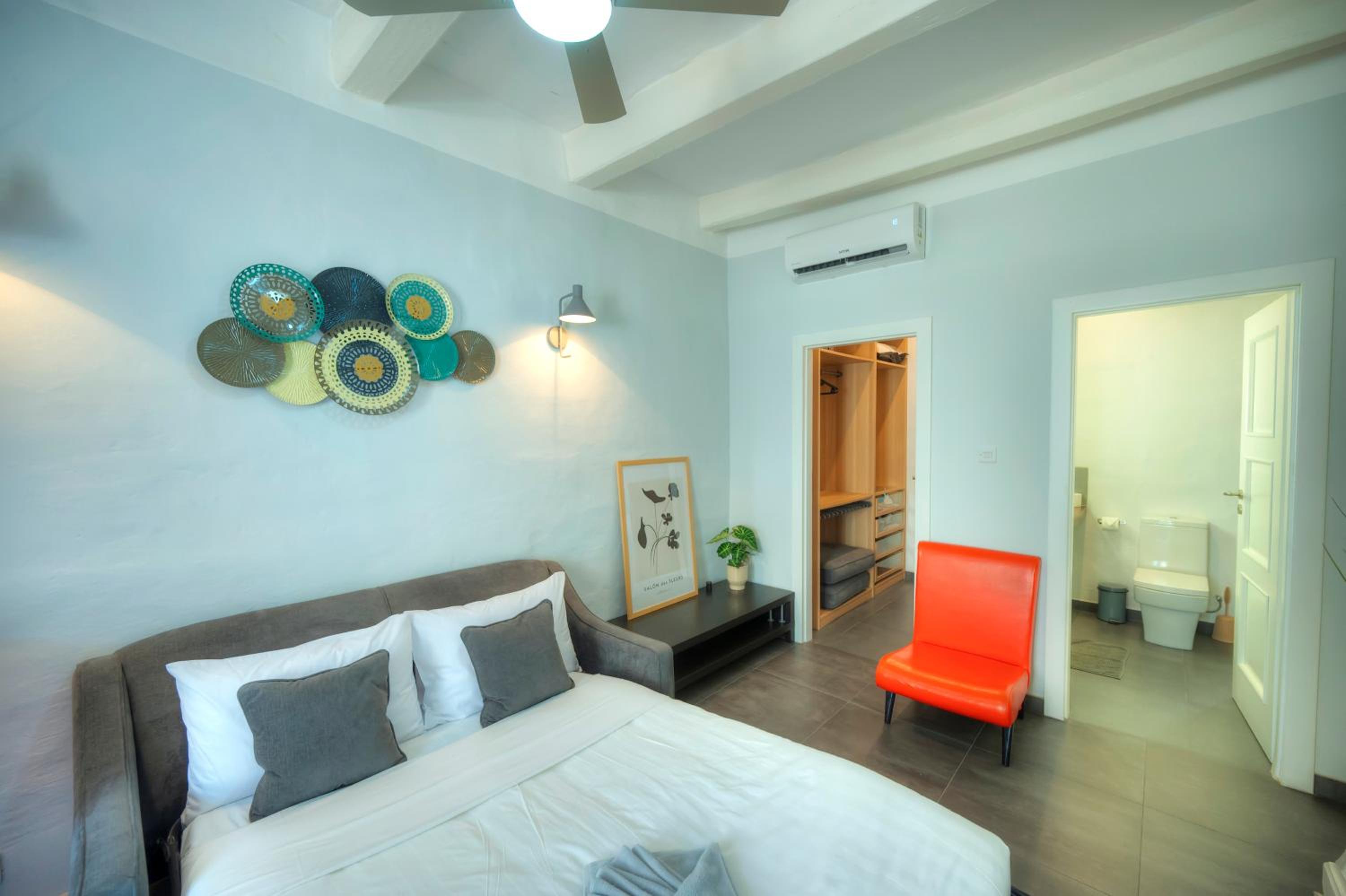 Traditional townhouse, terrace near Valletta WENG1-1 view 4