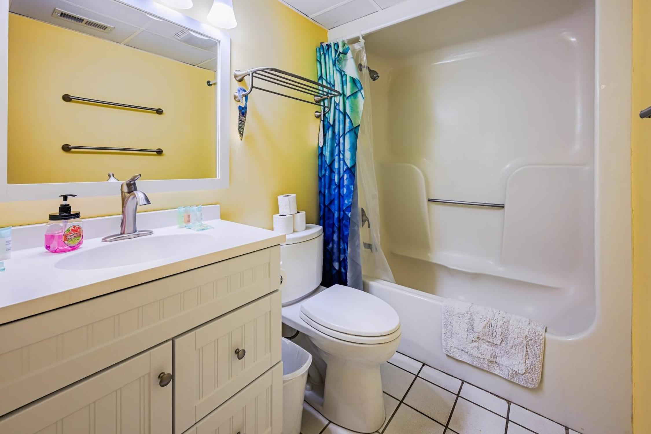 Octopus Garden 1BR, King Bed, Indoor & Outdoor Pool view 5