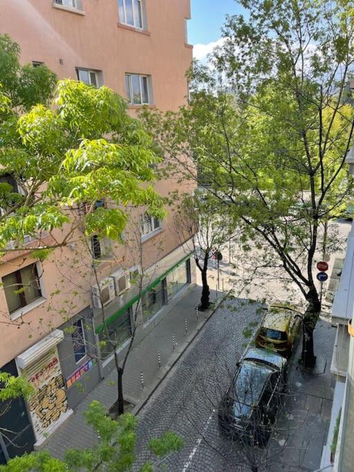 Apartment in the Top center next to NDK