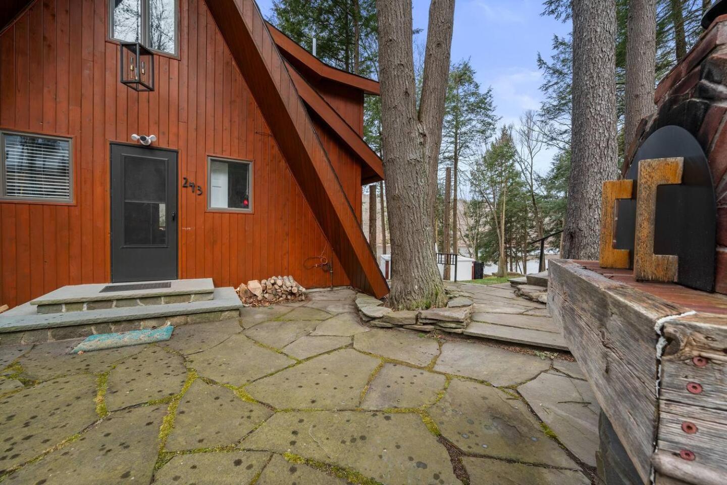 Luxury on the Lakefront view 4