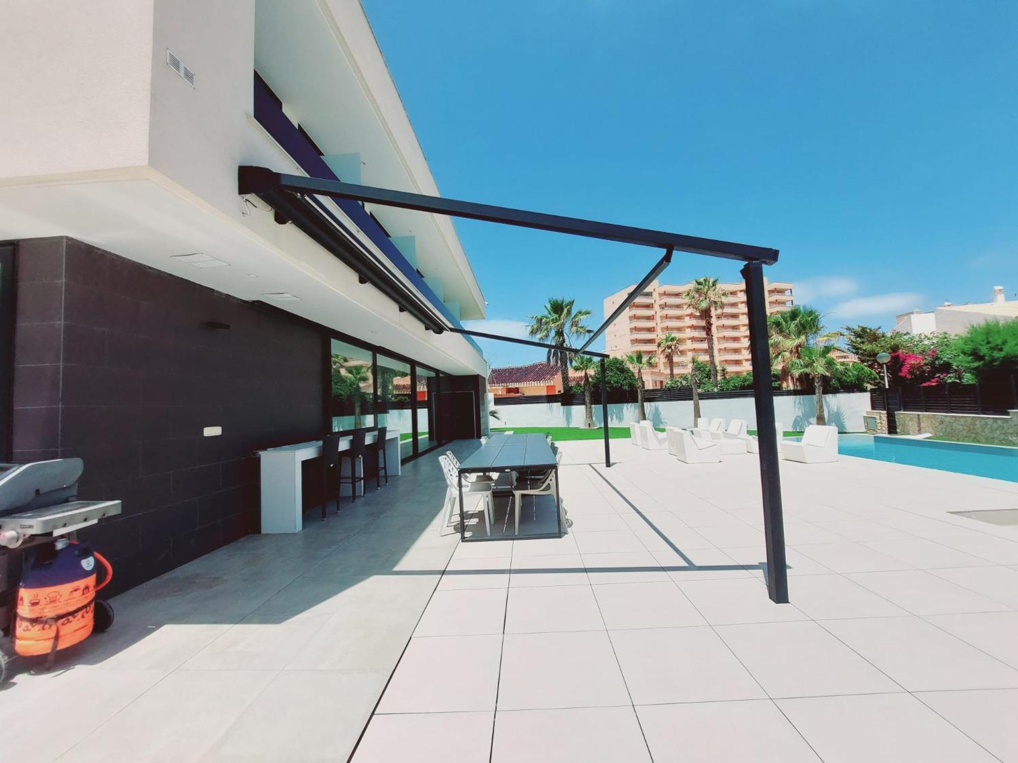 Inmovecos Villa de lujo con piscina privada Gawy