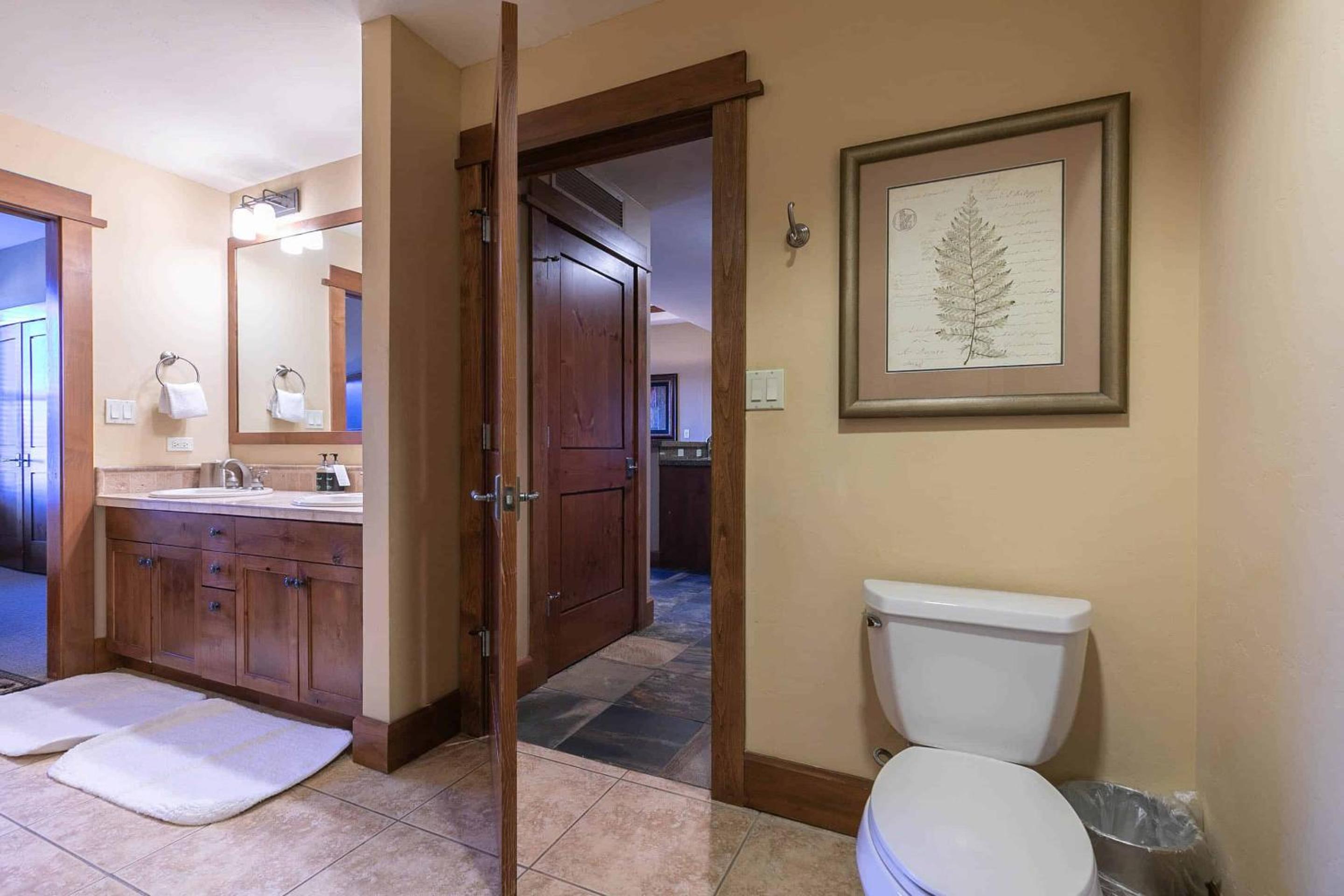 Lake Tahoe Vacations - Iron Horse Lodge South 305 by East West Hospitality - Property Image 9