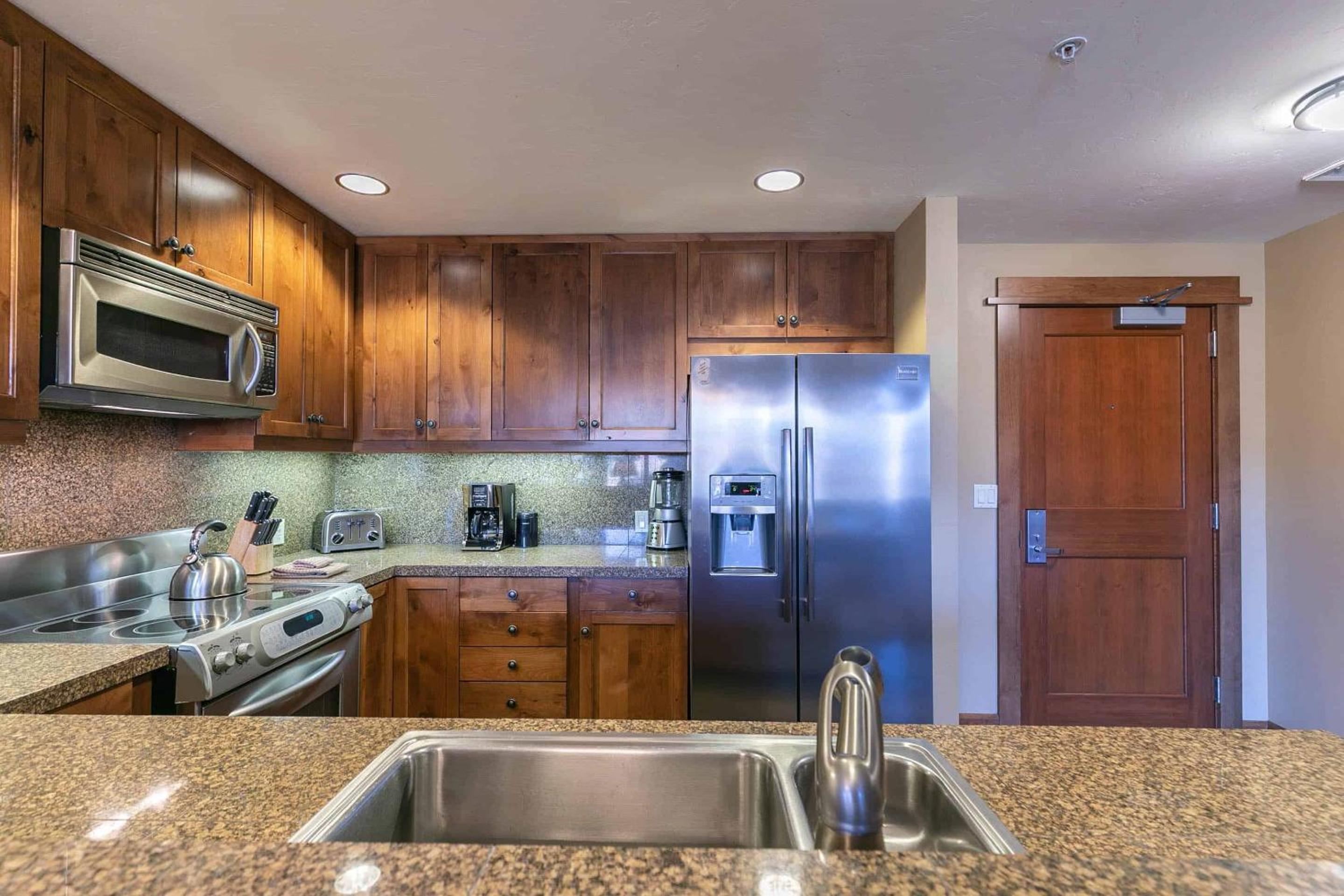 Lake Tahoe Vacations - Iron Horse Lodge South 305 by East West Hospitality - Property Image 18
