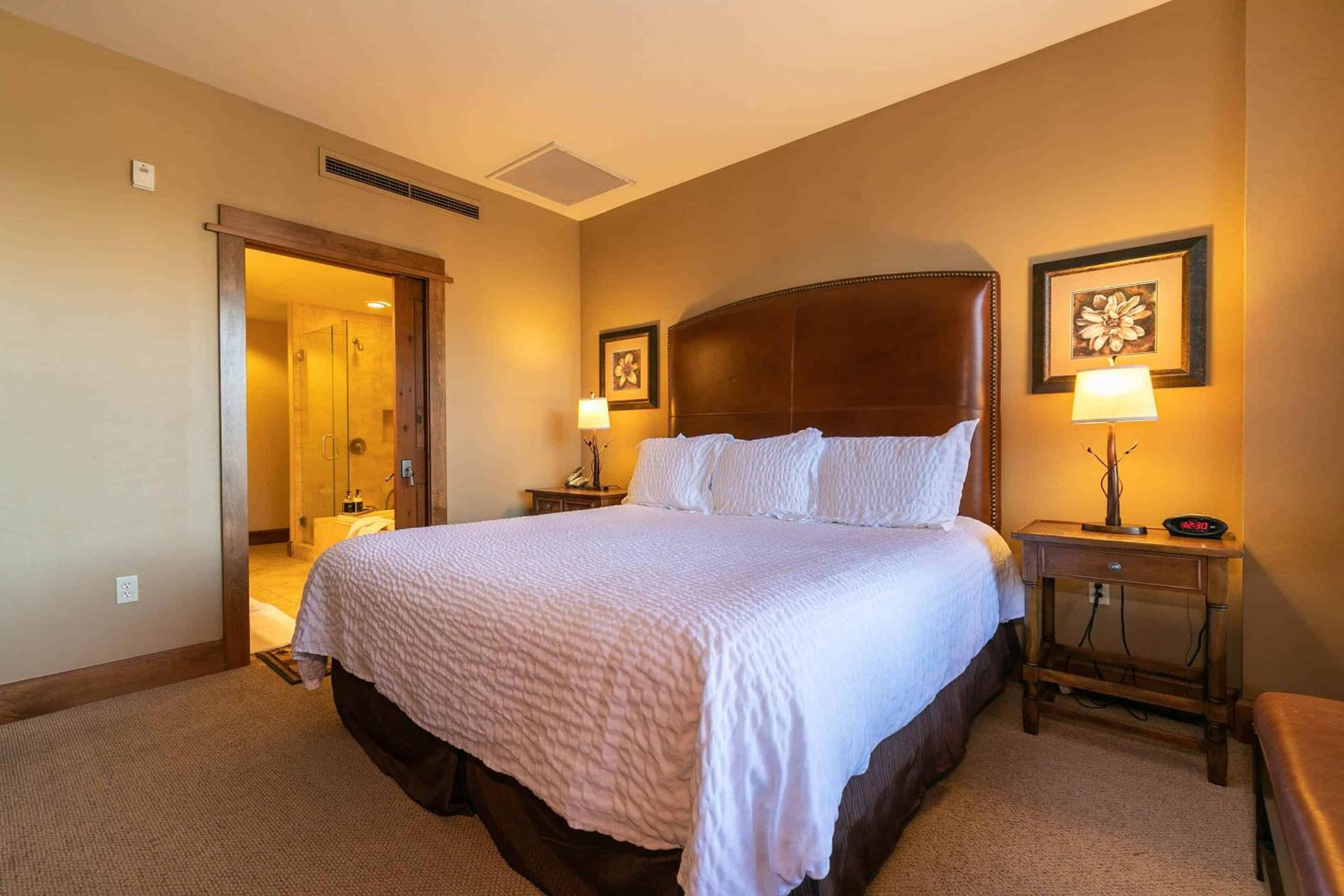 Lake Tahoe Vacations - Iron Horse Lodge South 305 by East West Hospitality - Property Image 2