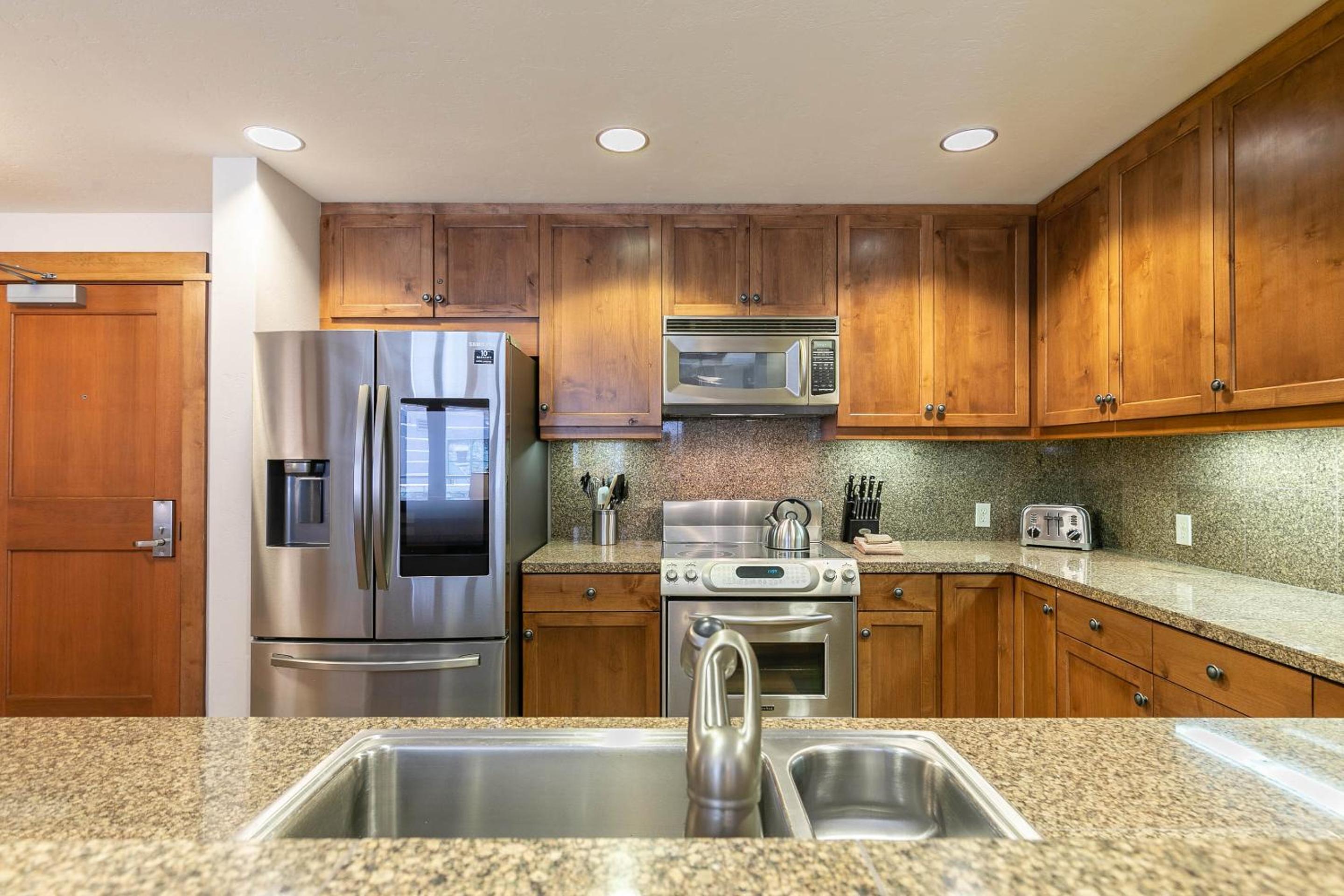 Lake Tahoe Vacations - Iron Horse Lodge North 206 by East West Hospitality - Property Image 19