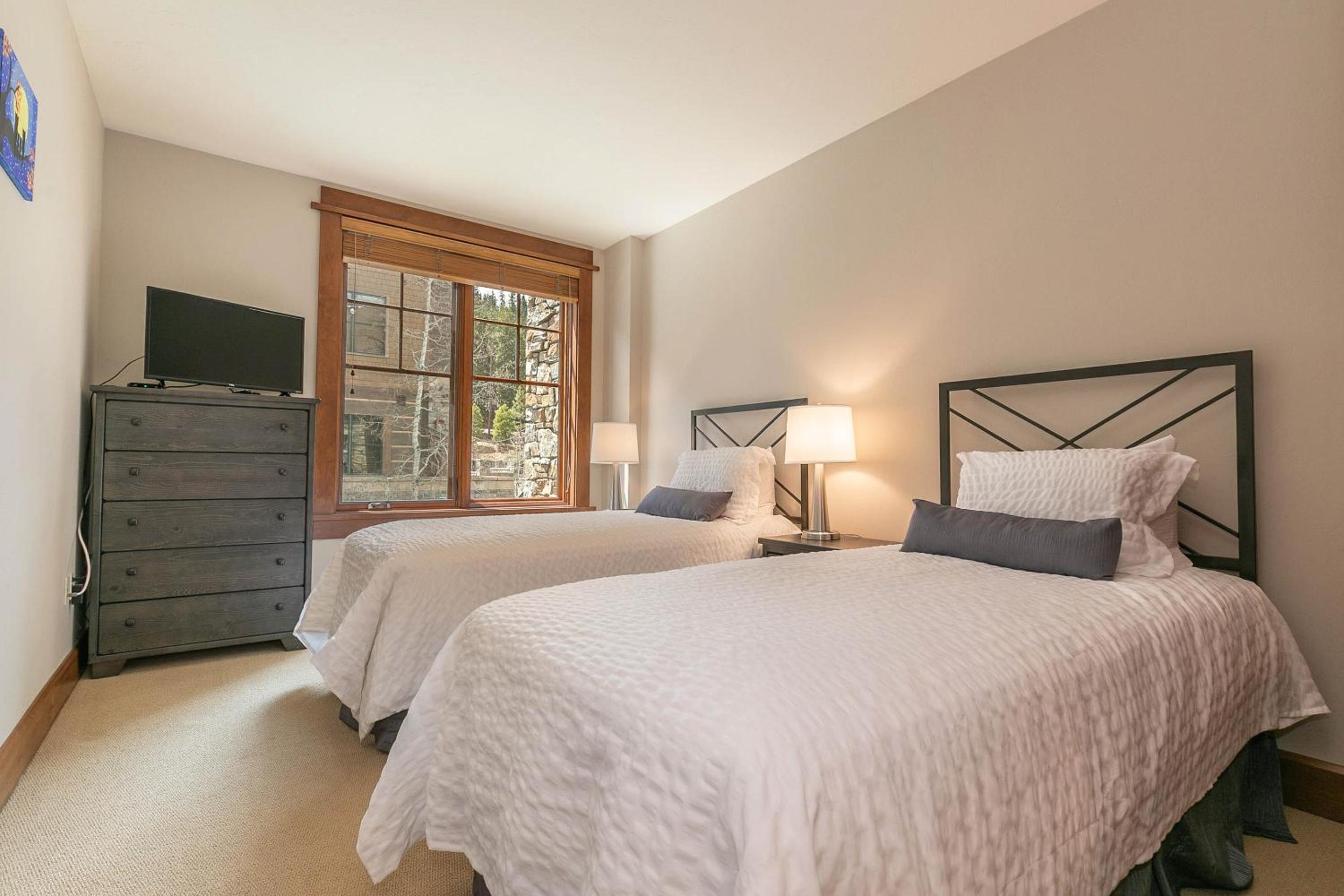 Lake Tahoe Vacations - Iron Horse Lodge North 206 by East West Hospitality - Property Image 10