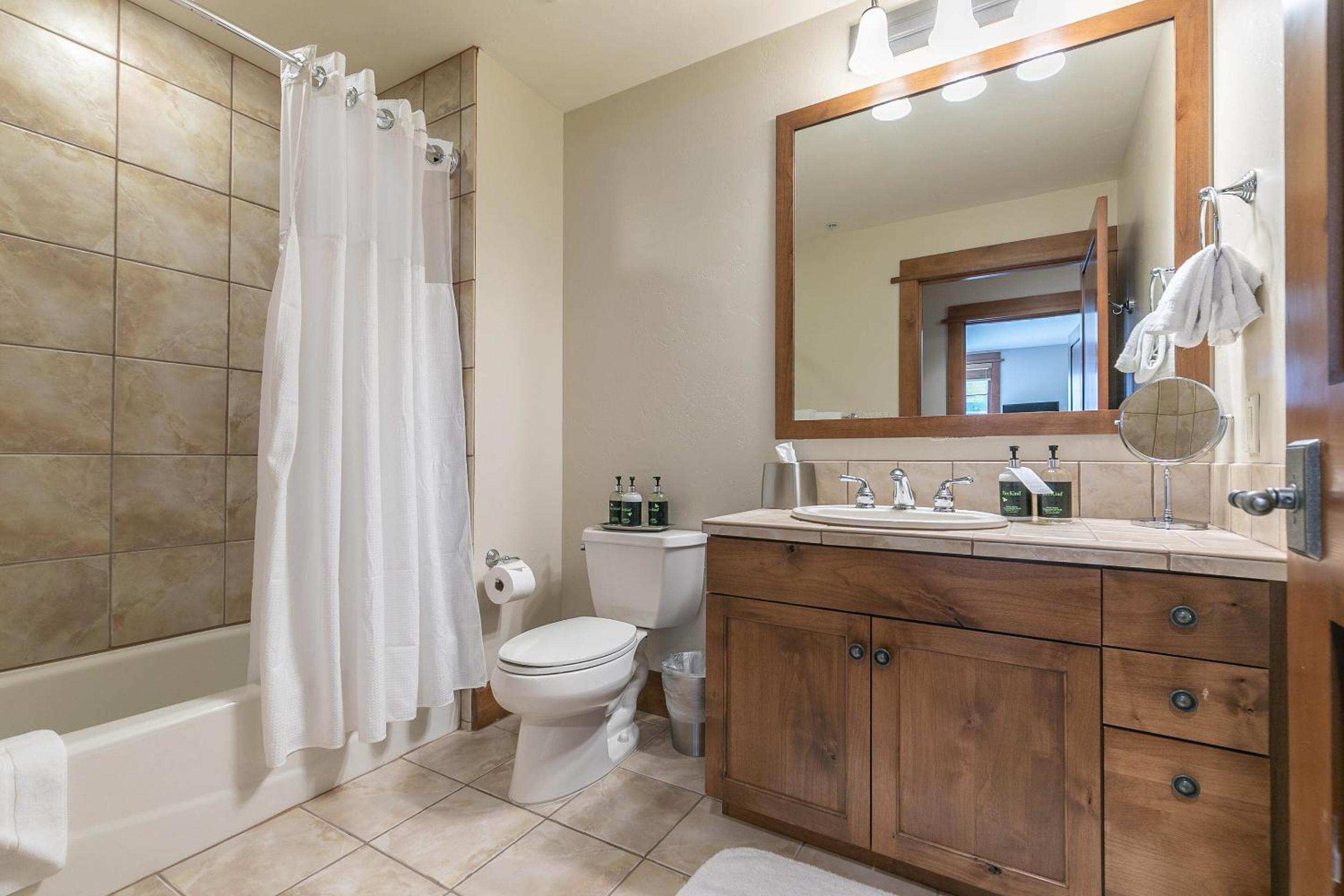 Lake Tahoe Vacations - Iron Horse Lodge North 206 by East West Hospitality - Property Image 9