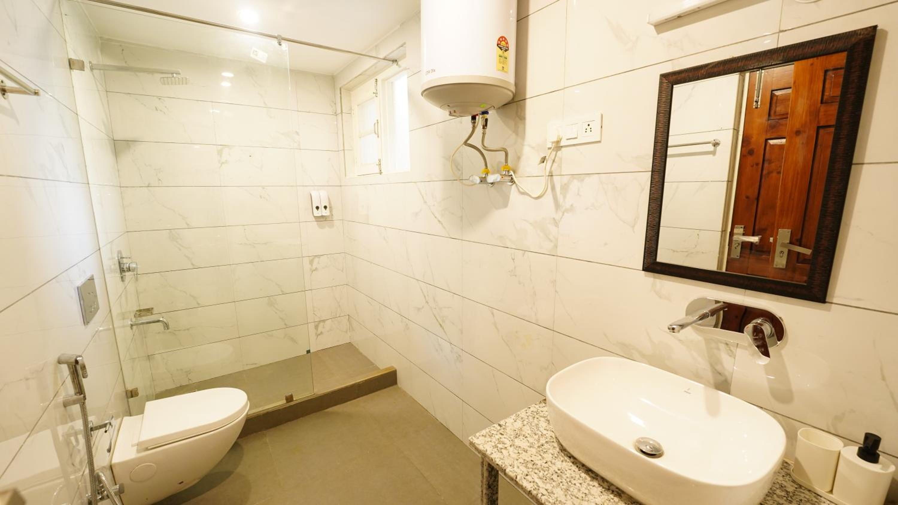 Walisons Homestay Abelia view 2