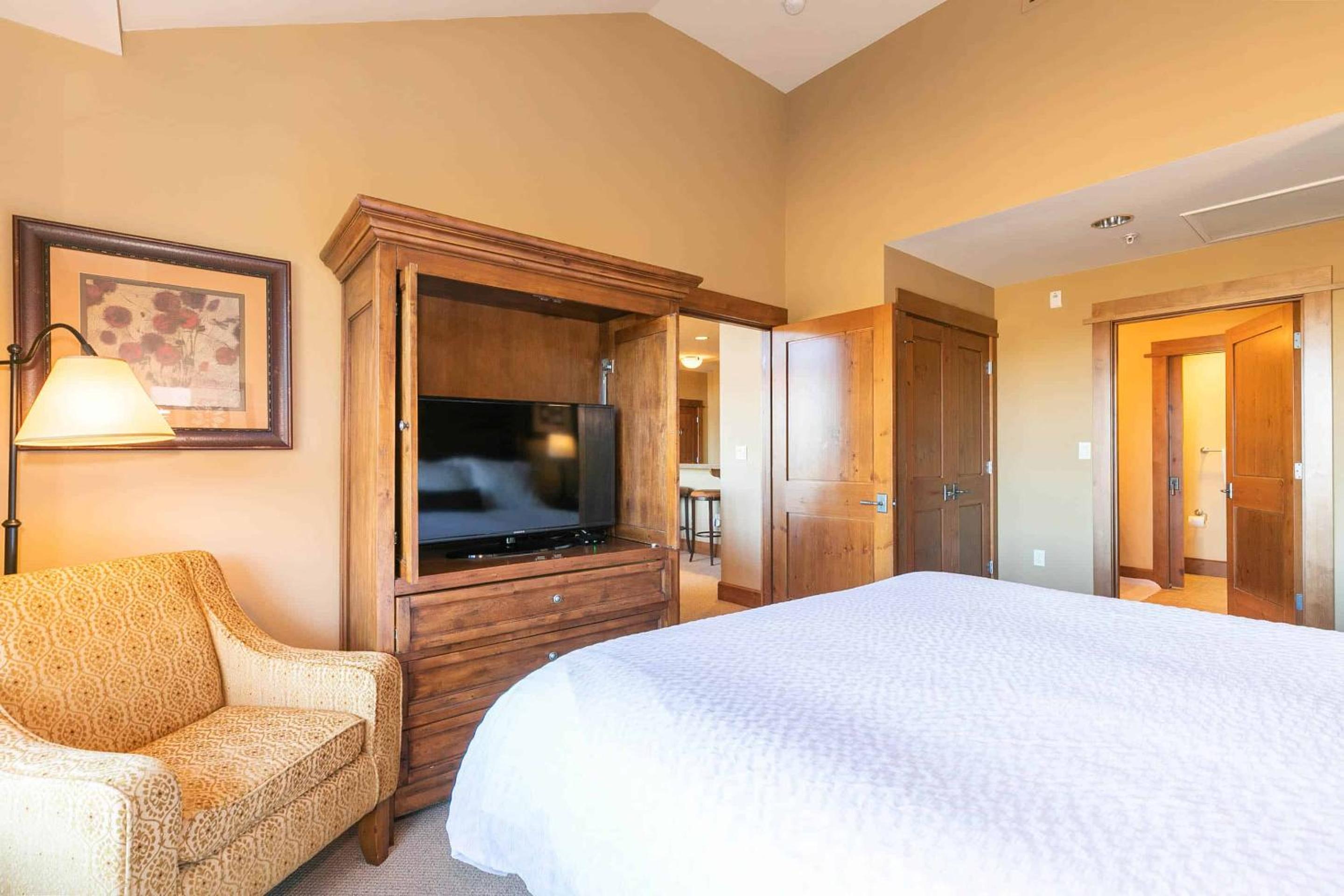 Lake Tahoe Vacations - Iron Horse Lodge North 307 by East West Hospitality - Property Image 13