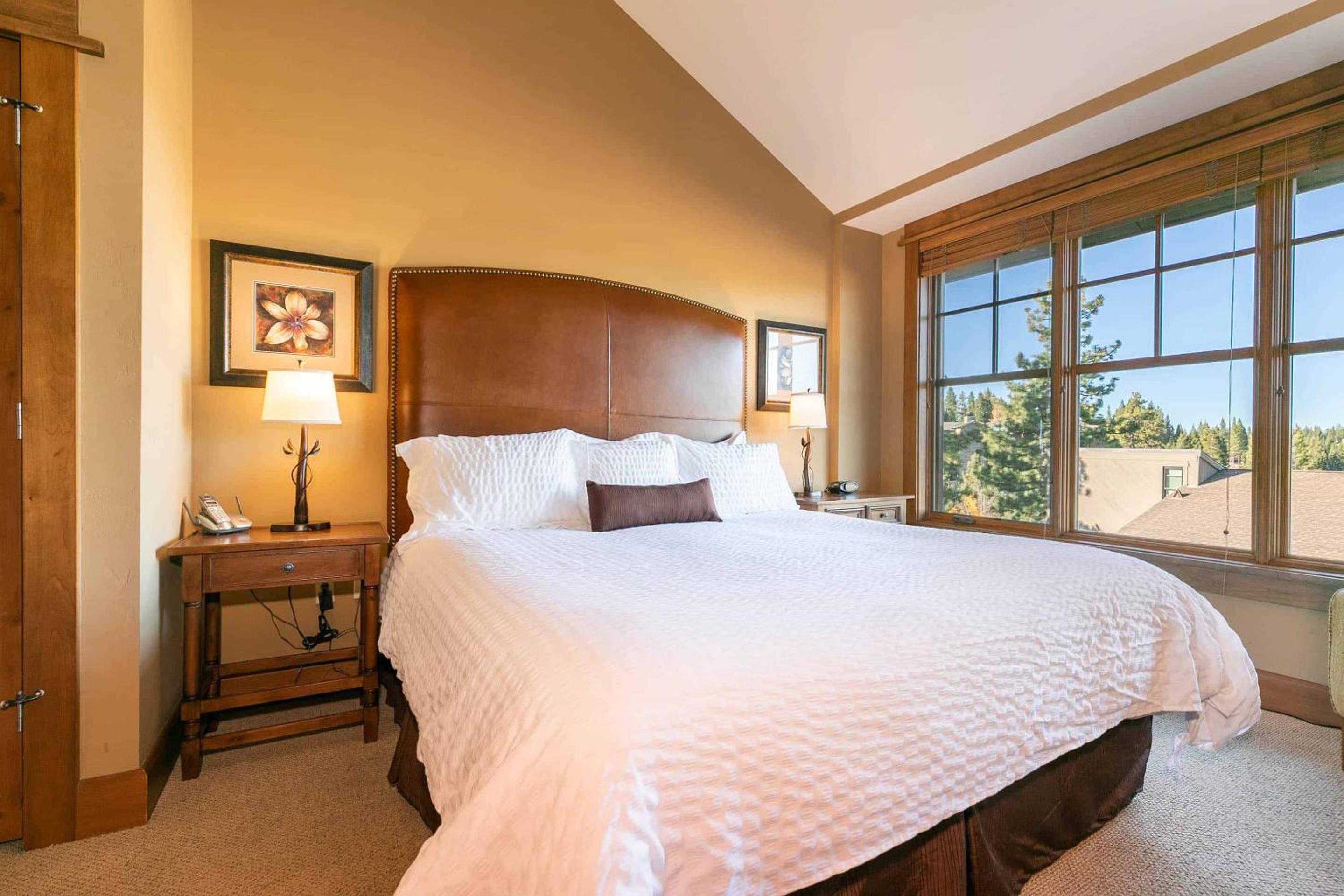 Lake Tahoe Vacations - Iron Horse Lodge North 307 by East West Hospitality - Property Image 14