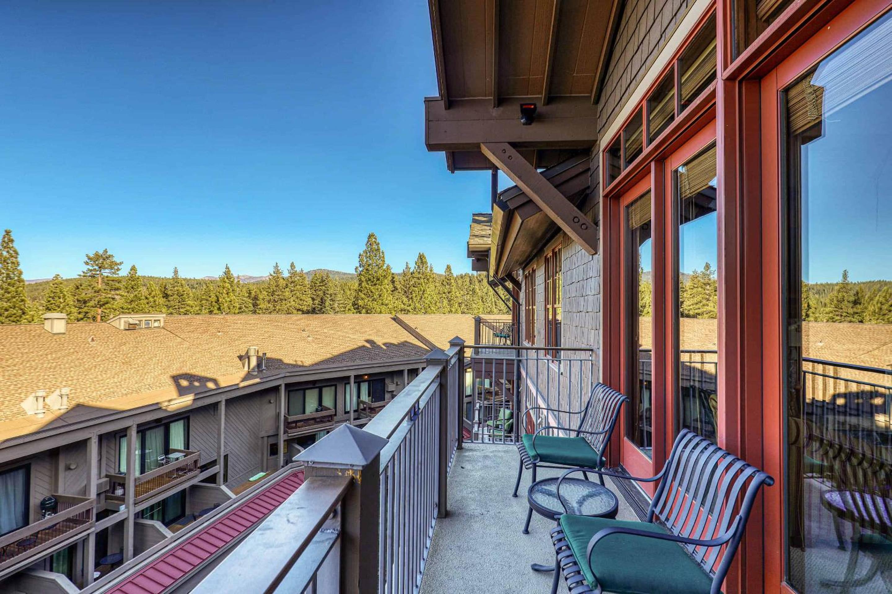 Lake Tahoe Vacations - Iron Horse Lodge North 307 by East West Hospitality - Property Image 7