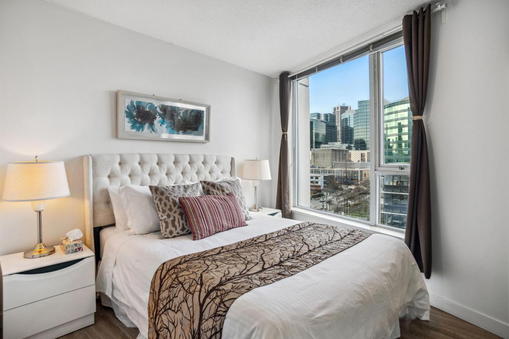 The Altitude with Mountain & City Views, Pool & Hot Tub