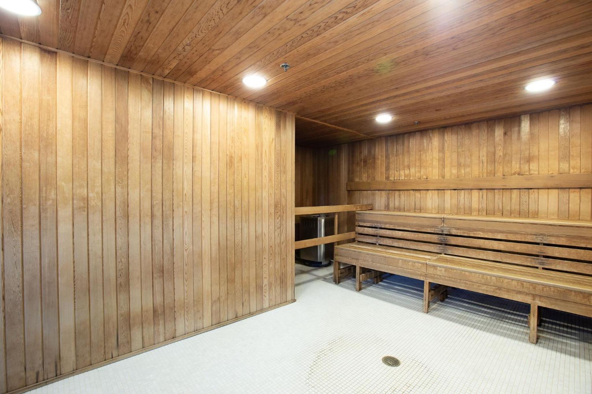 The Altitude with Mountain & City Views, Pool & Hot Tub