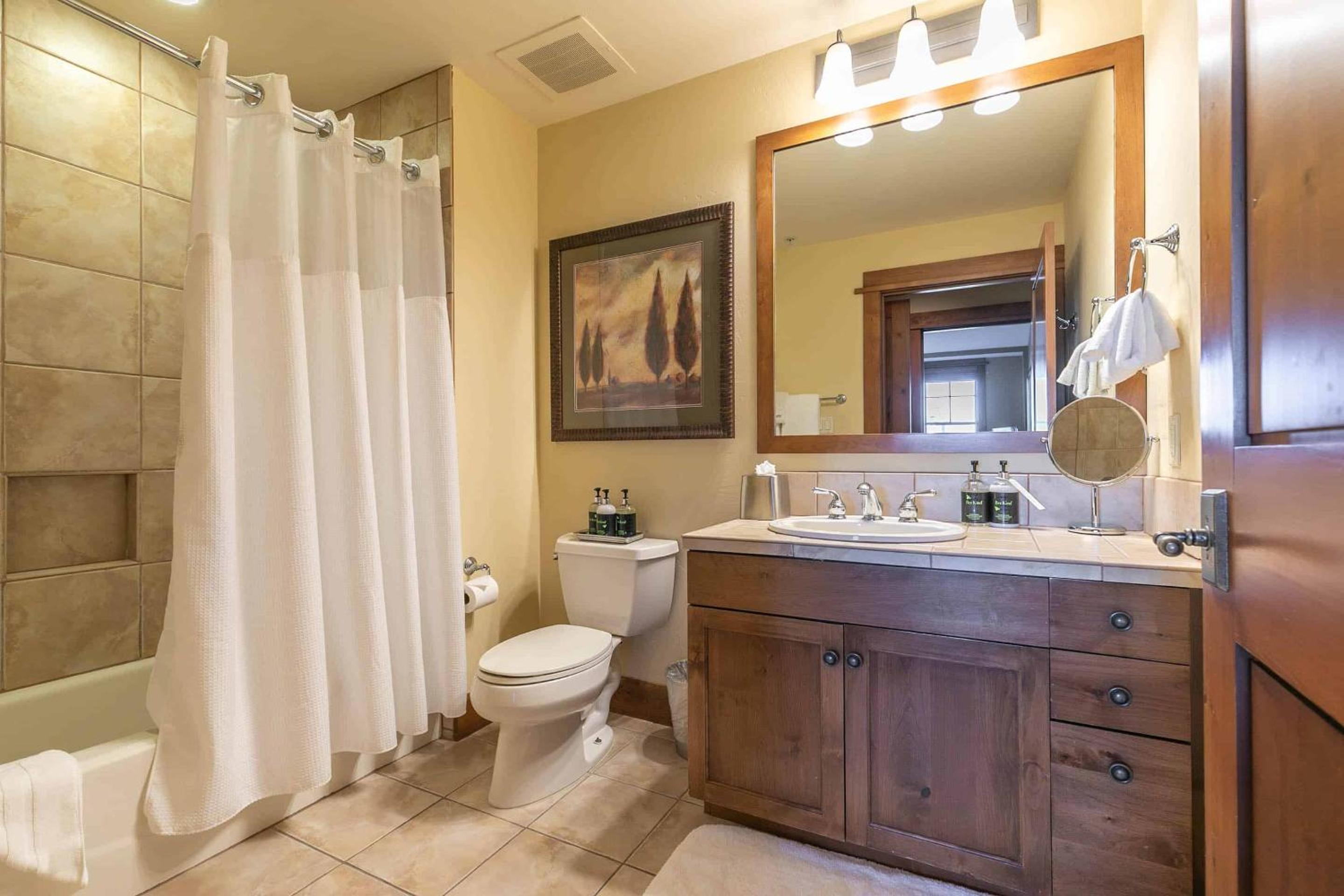 Lake Tahoe Vacations - Iron Horse Lodge North 307 by East West Hospitality - Property Image 9