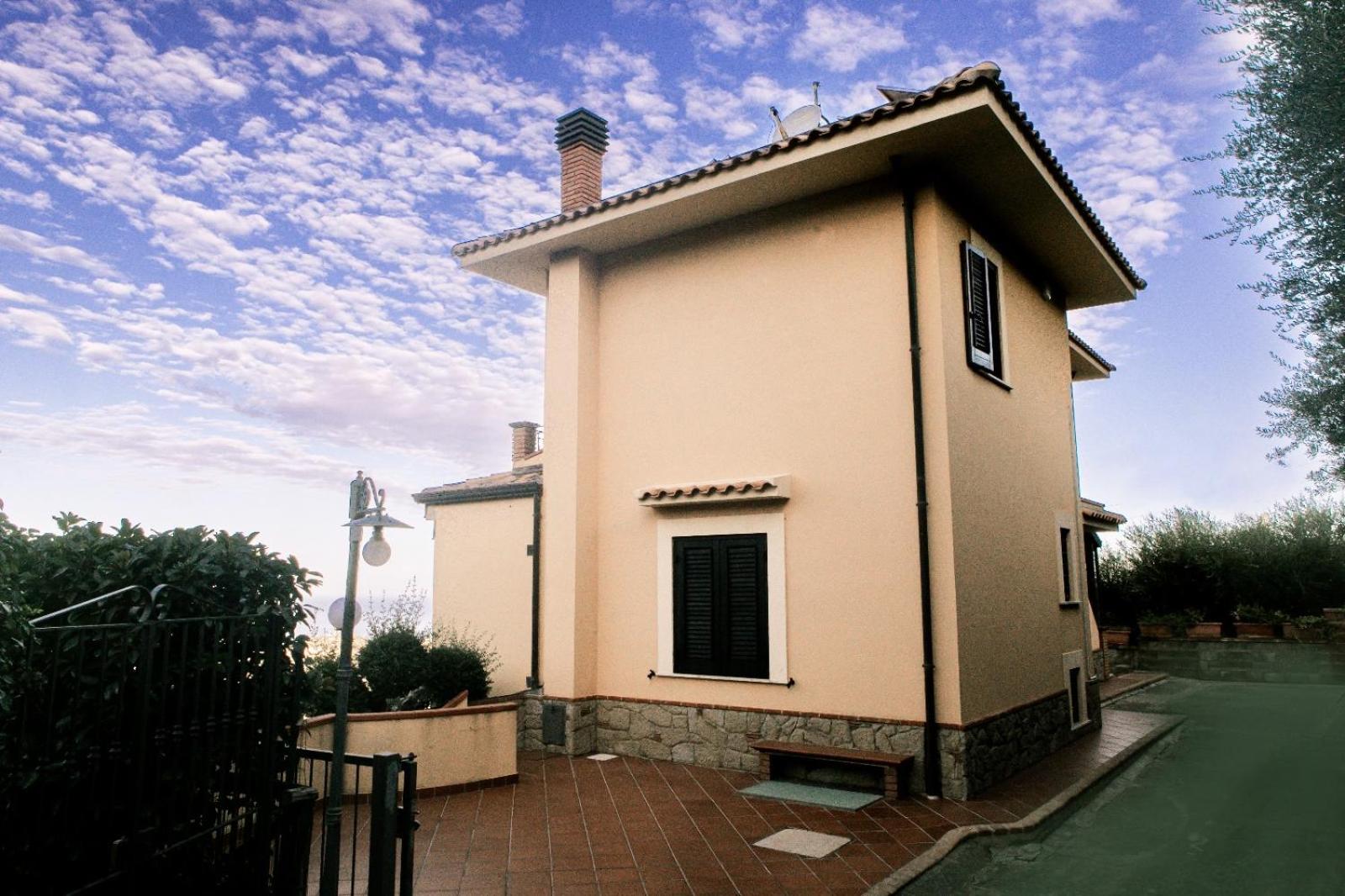 Villa Scafa Alta view 4