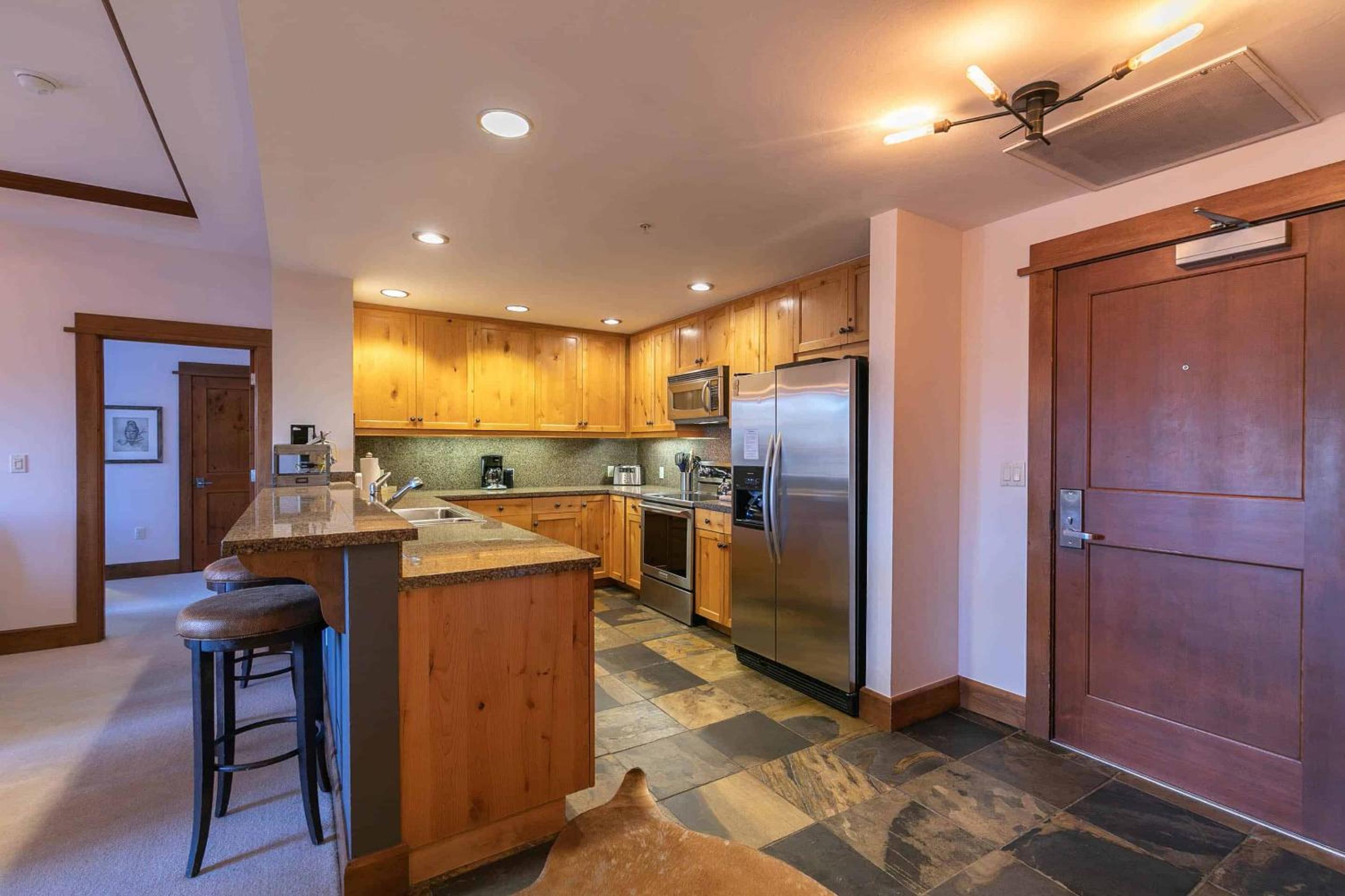 Lake Tahoe Vacations - Iron Horse Lodge South 209 by East West Hospitality - Property Image 20