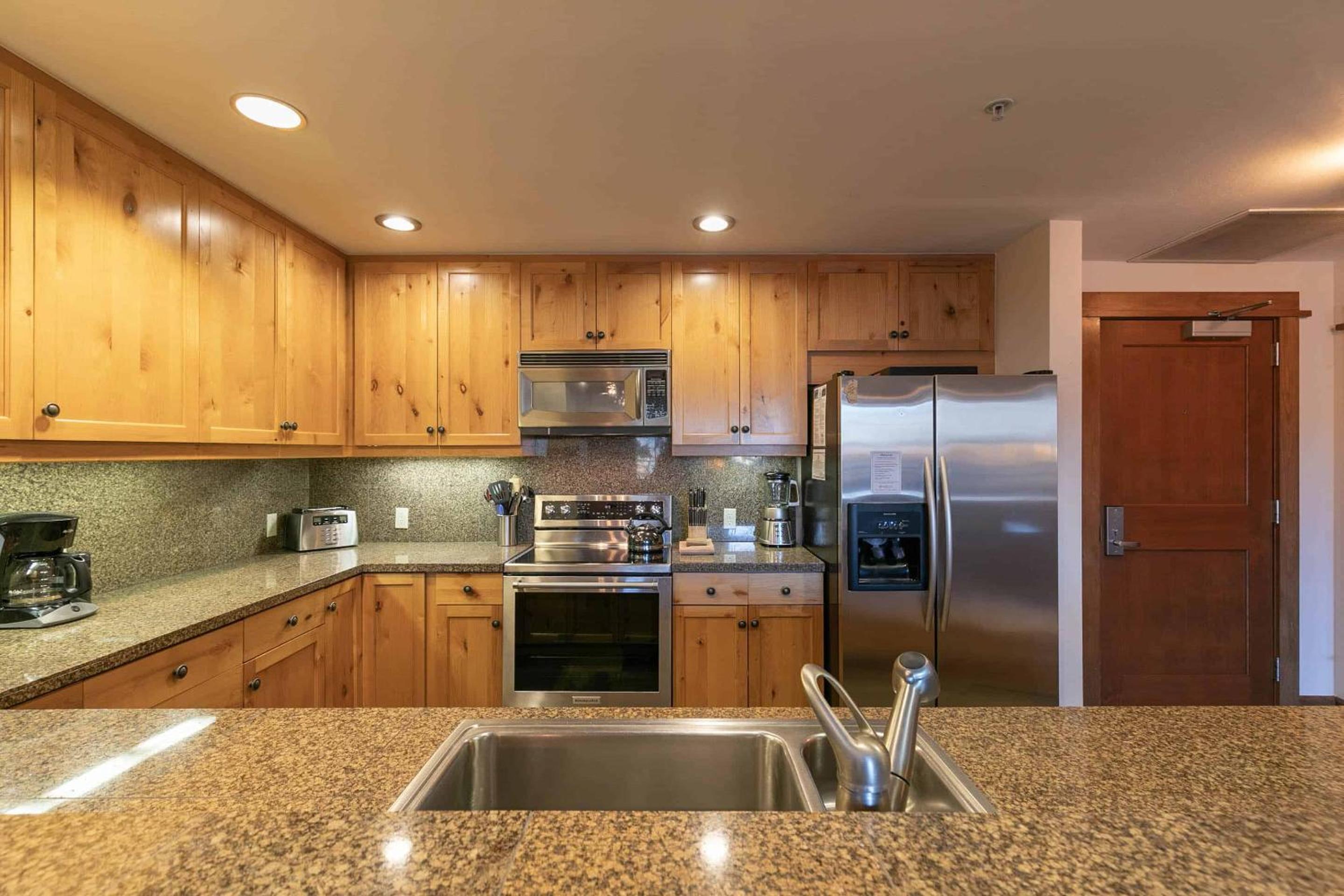Lake Tahoe Vacations - Iron Horse Lodge South 209 by East West Hospitality - Property Image 22