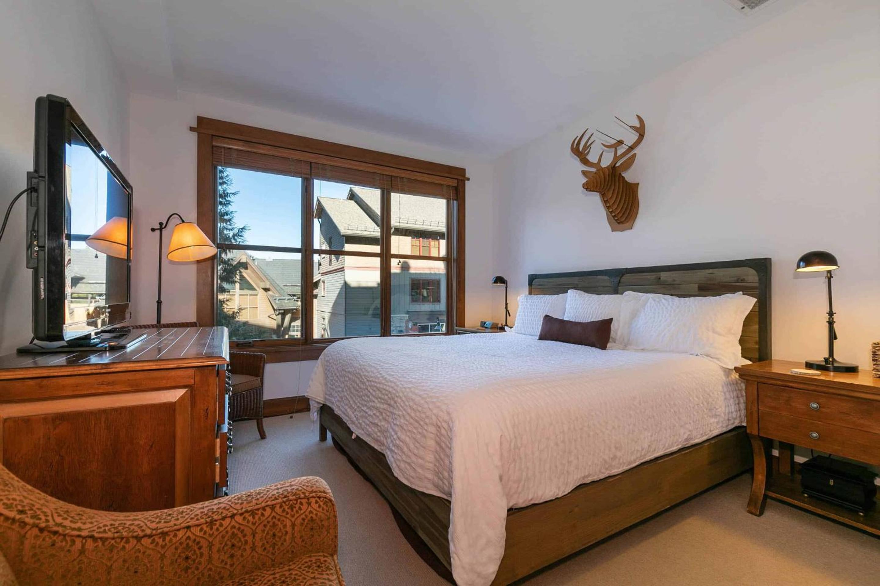 Lake Tahoe Vacations - Iron Horse Lodge South 209 by East West Hospitality - Property Image 17