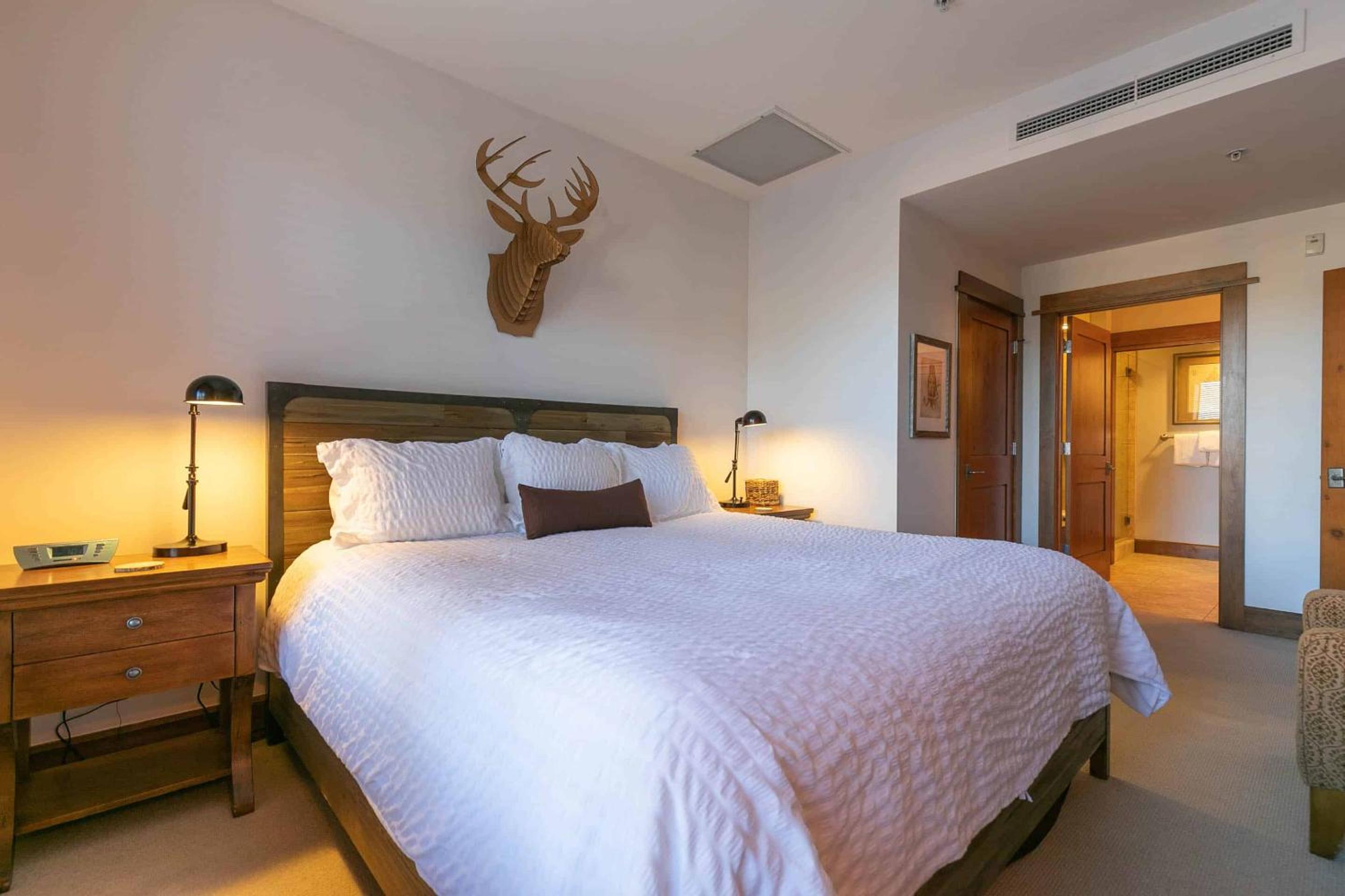 Lake Tahoe Vacations - Iron Horse Lodge South 209 by East West Hospitality - Property Image 16