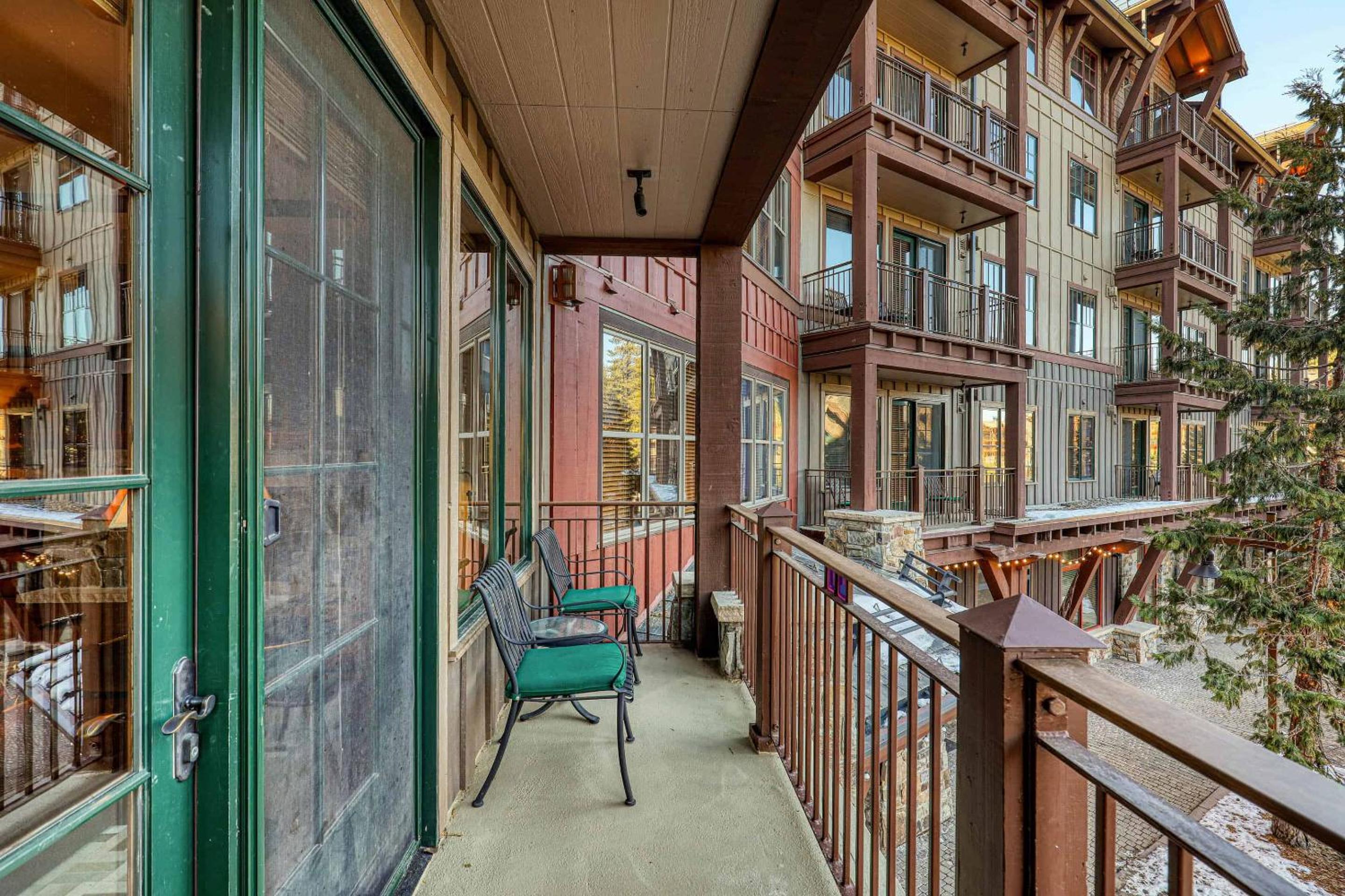 Lake Tahoe Vacations - Iron Horse Lodge South 209 by East West Hospitality - Property Image 7