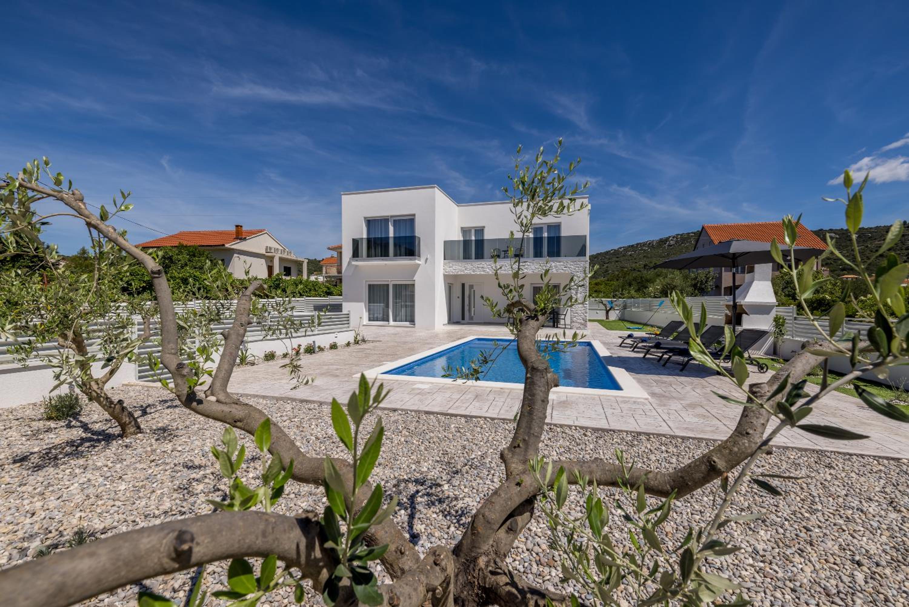 Villa Sea View - heated pool & 2 mins to the beach