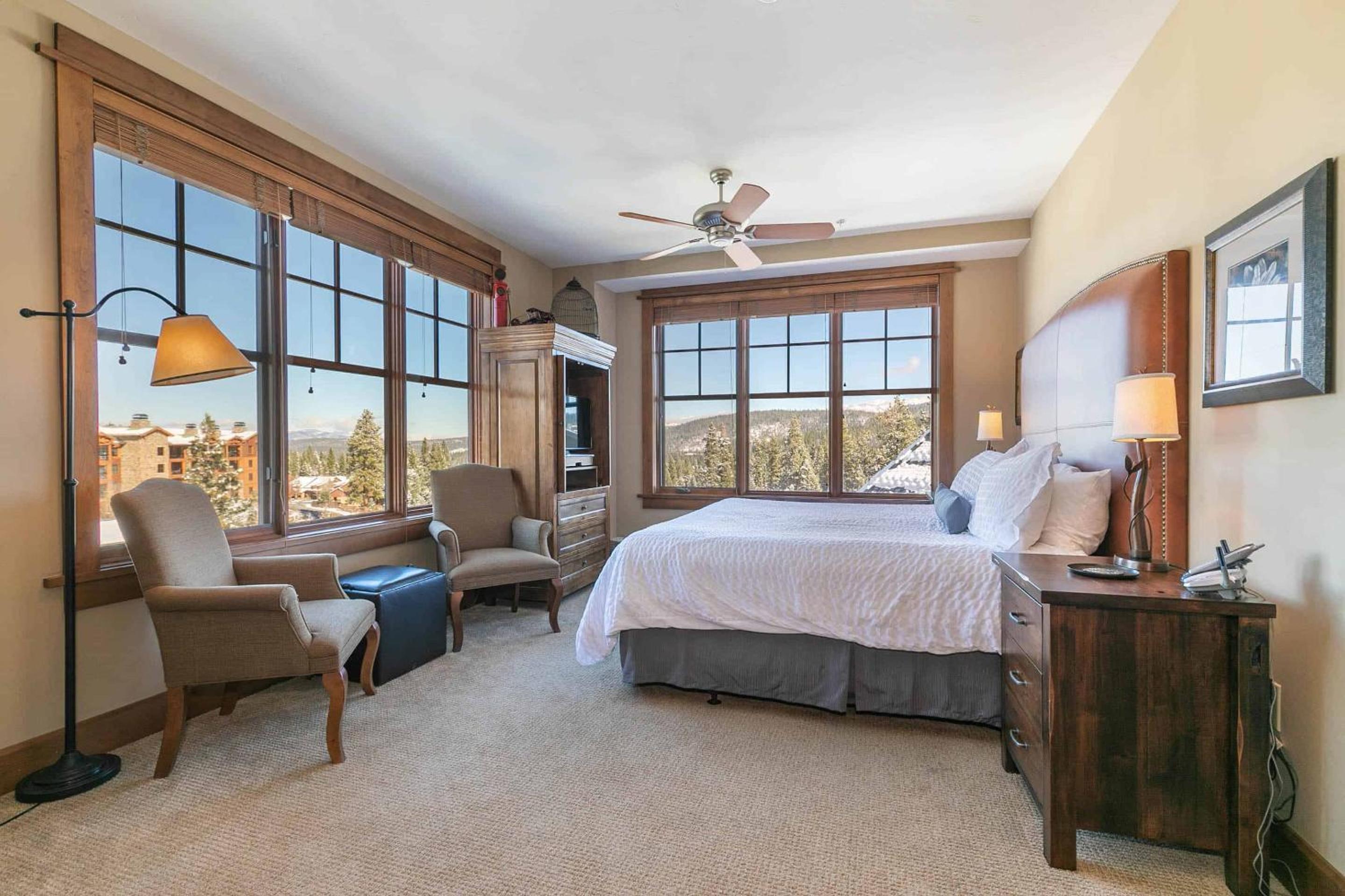 Lake Tahoe Vacations - Iron Horse Lodge South 401 by East West Hospitality - Property Image 18