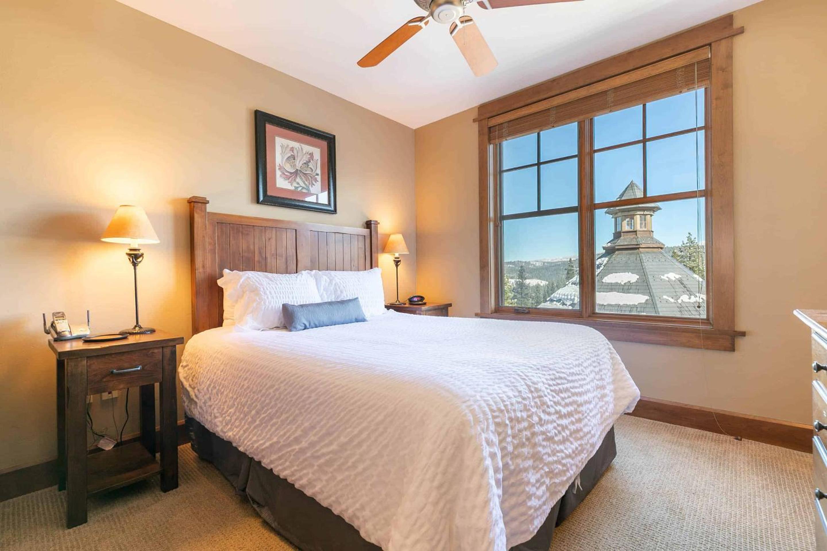 Lake Tahoe Vacations - Iron Horse Lodge South 401 by East West Hospitality - Property Image 2