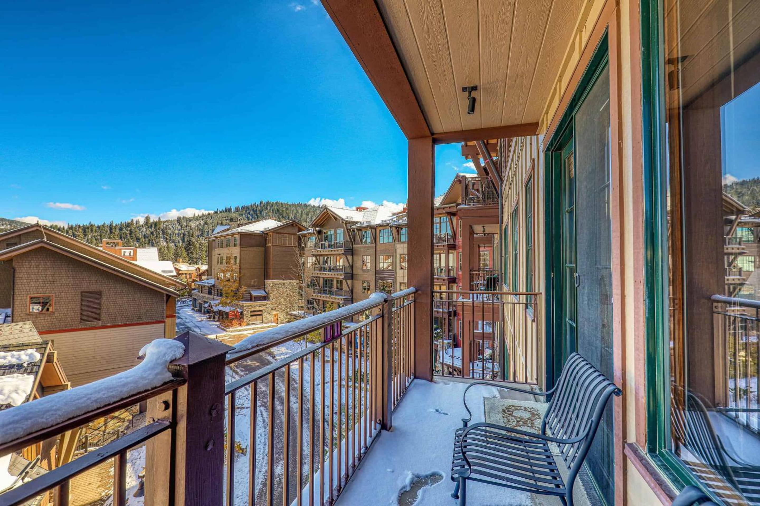 Lake Tahoe Vacations - Iron Horse Lodge South 401 by East West Hospitality - Property Image 7