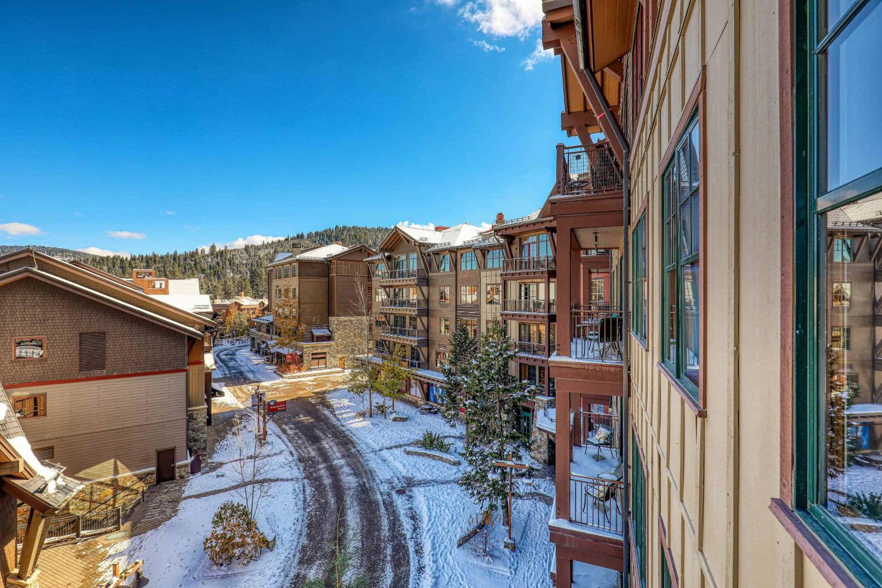 Lake Tahoe Vacations - Iron Horse Lodge South 401 by East West Hospitality - Property Image 5