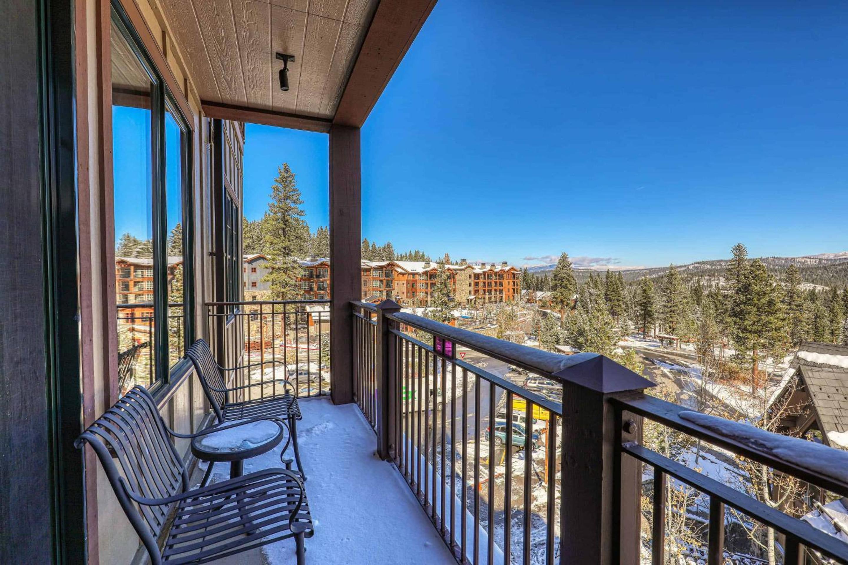 Lake Tahoe Vacations - Iron Horse Lodge South 401 by East West Hospitality - Property Image 6