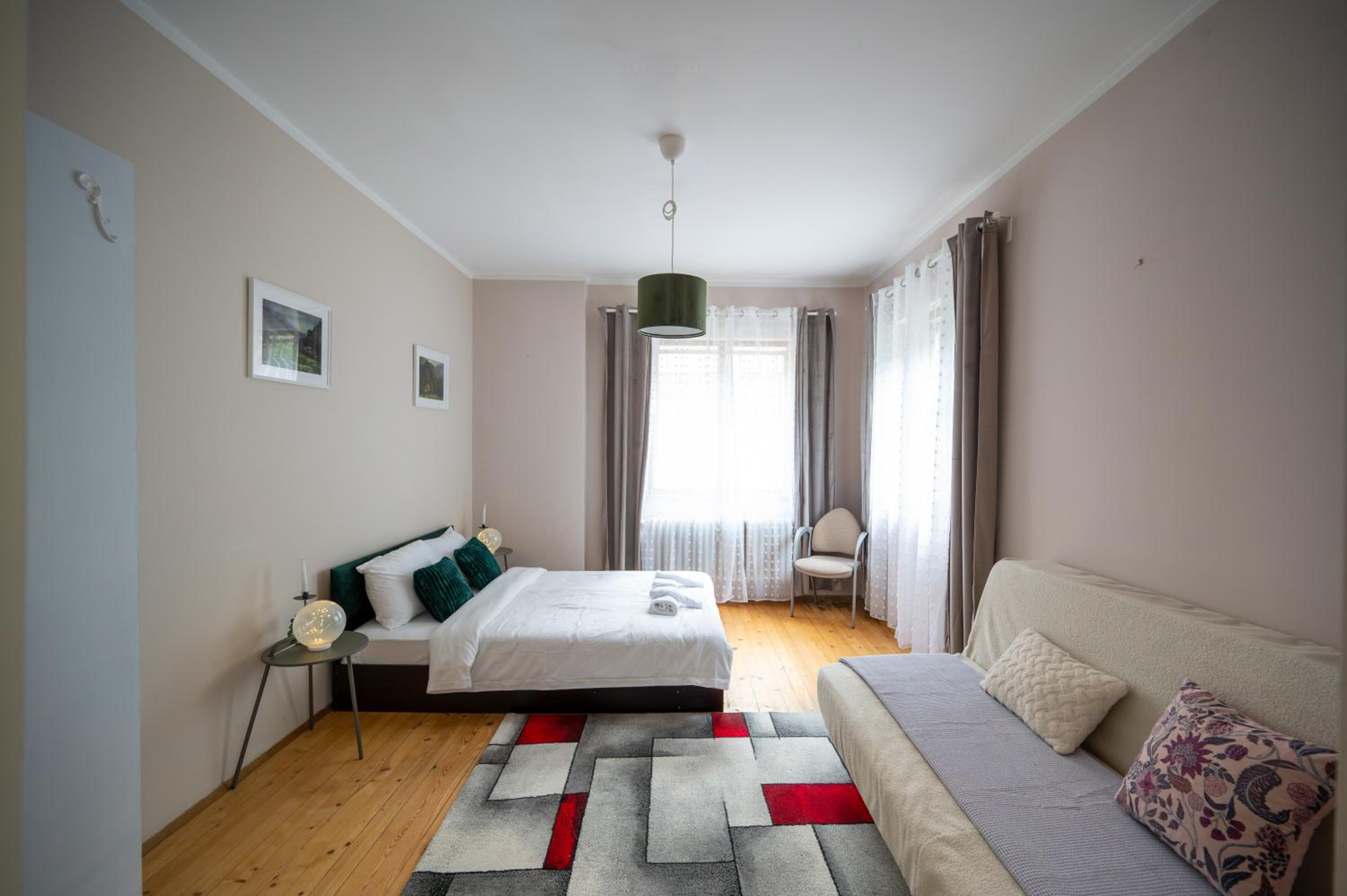Beautiful Two-Bedroom Apartment in City Center