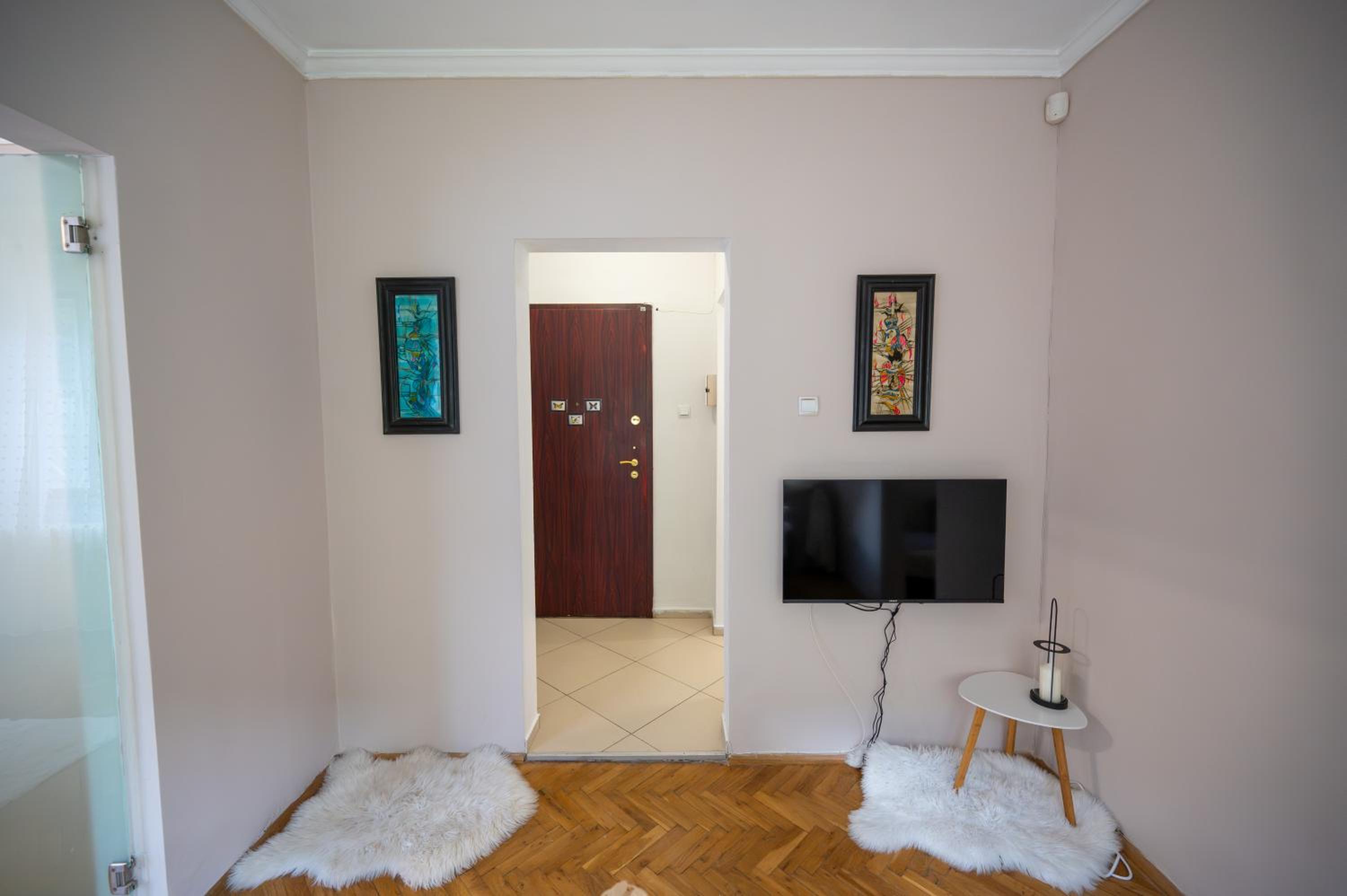 Beautiful Two-Bedroom Apartment in City Center