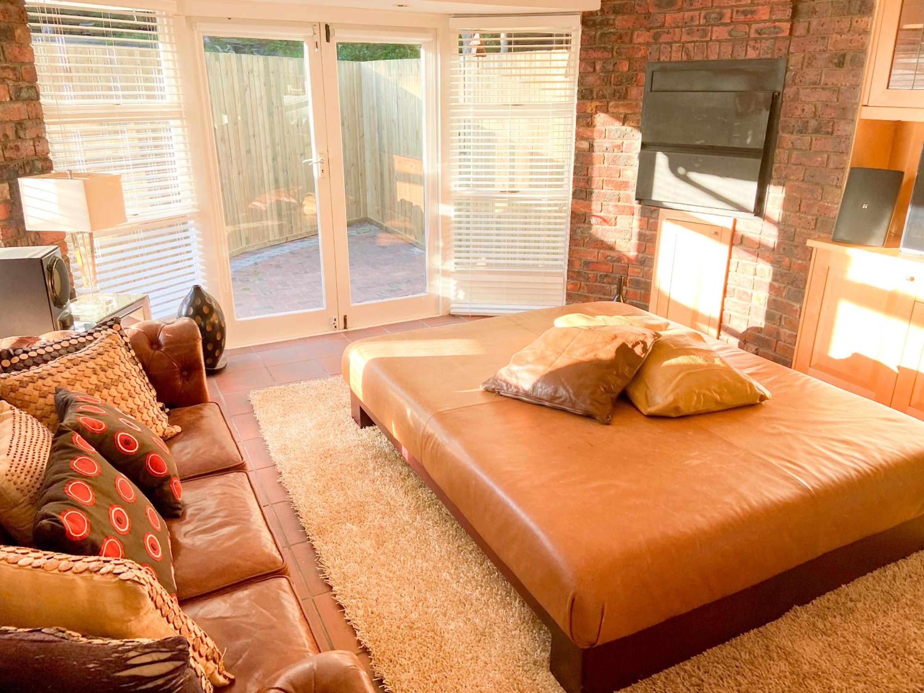Comfortable 3 Bedroom Home, HoutBay view 5