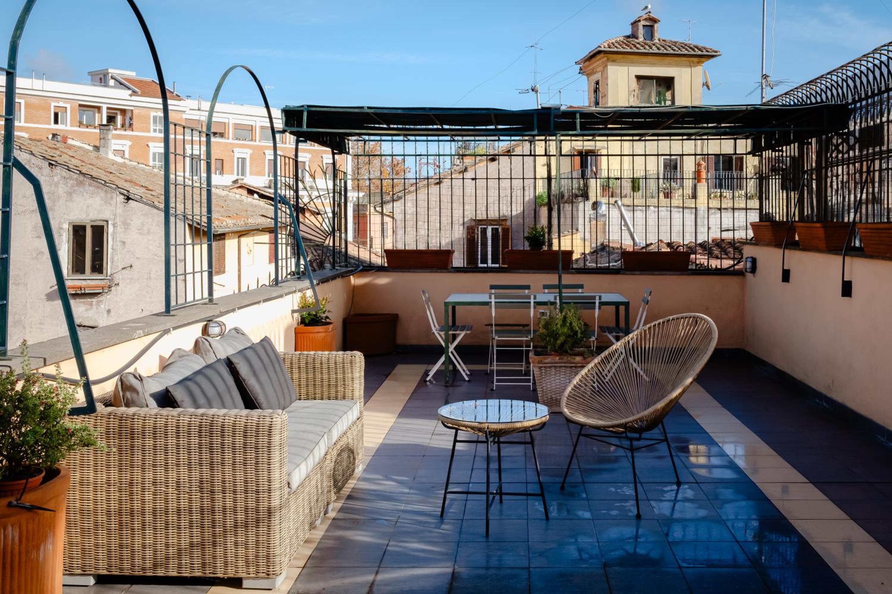 Amazing apartments with terrace or rooftop in Trastevere